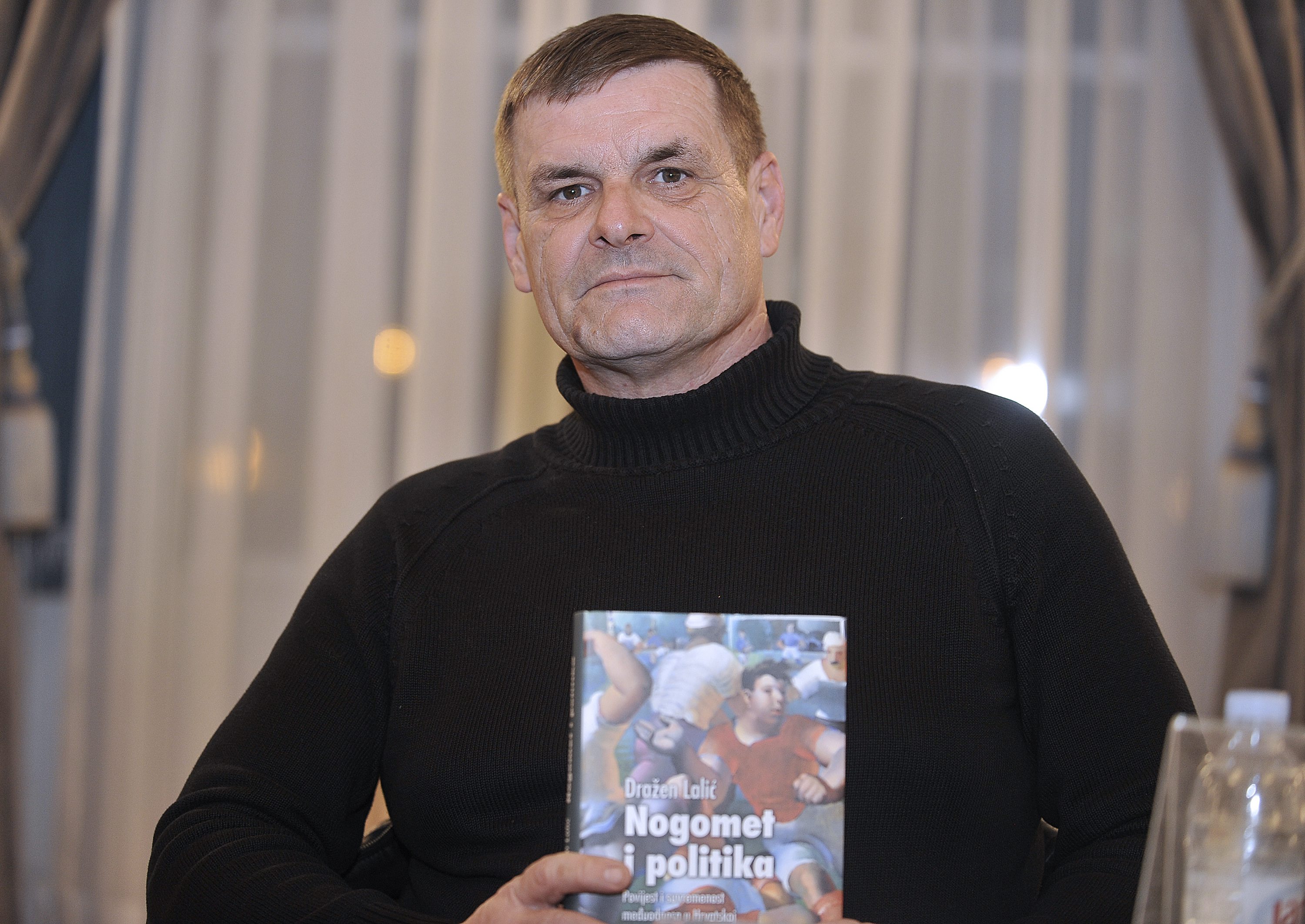 nogomet_politika05-120318