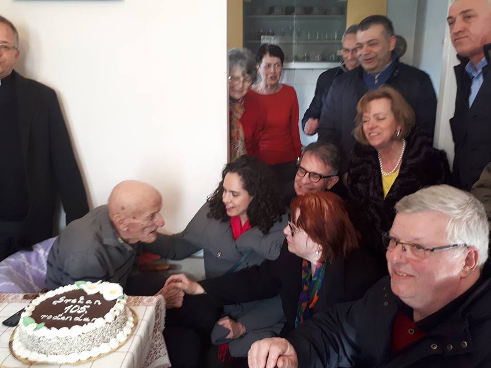 Josip Anelić iz Malog Lošinja proslavio je 105. rođendan. Posjetili su ga obitelj, umirovljenici i političari