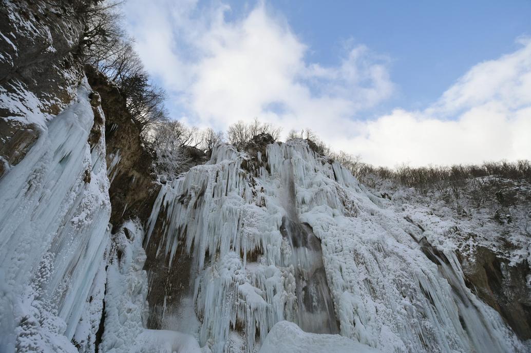 Zaleđeni slap na Plitvičkim jezerima