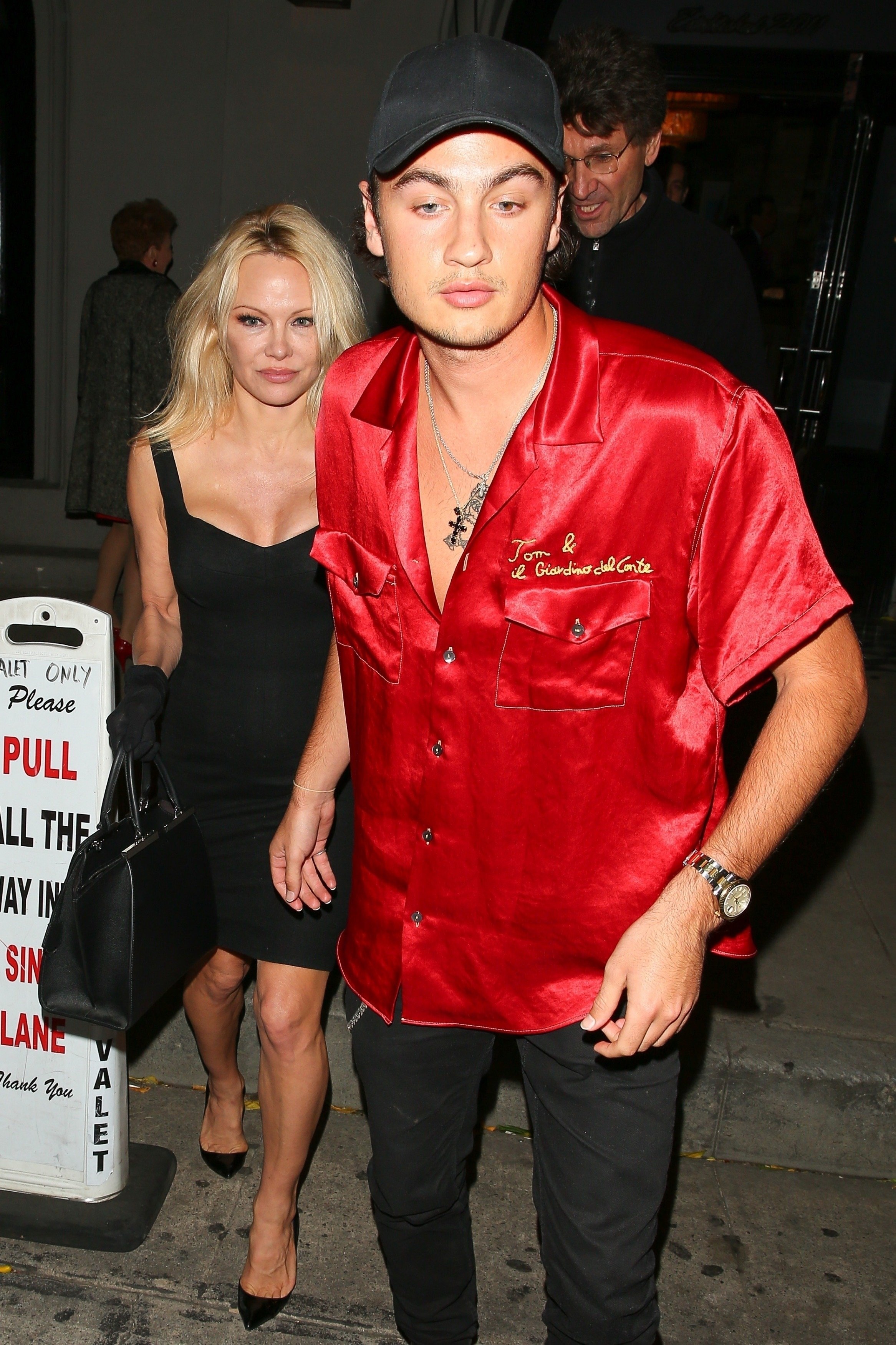 Pamela Anderson i sin Brandon Thomas Lee na večeri 