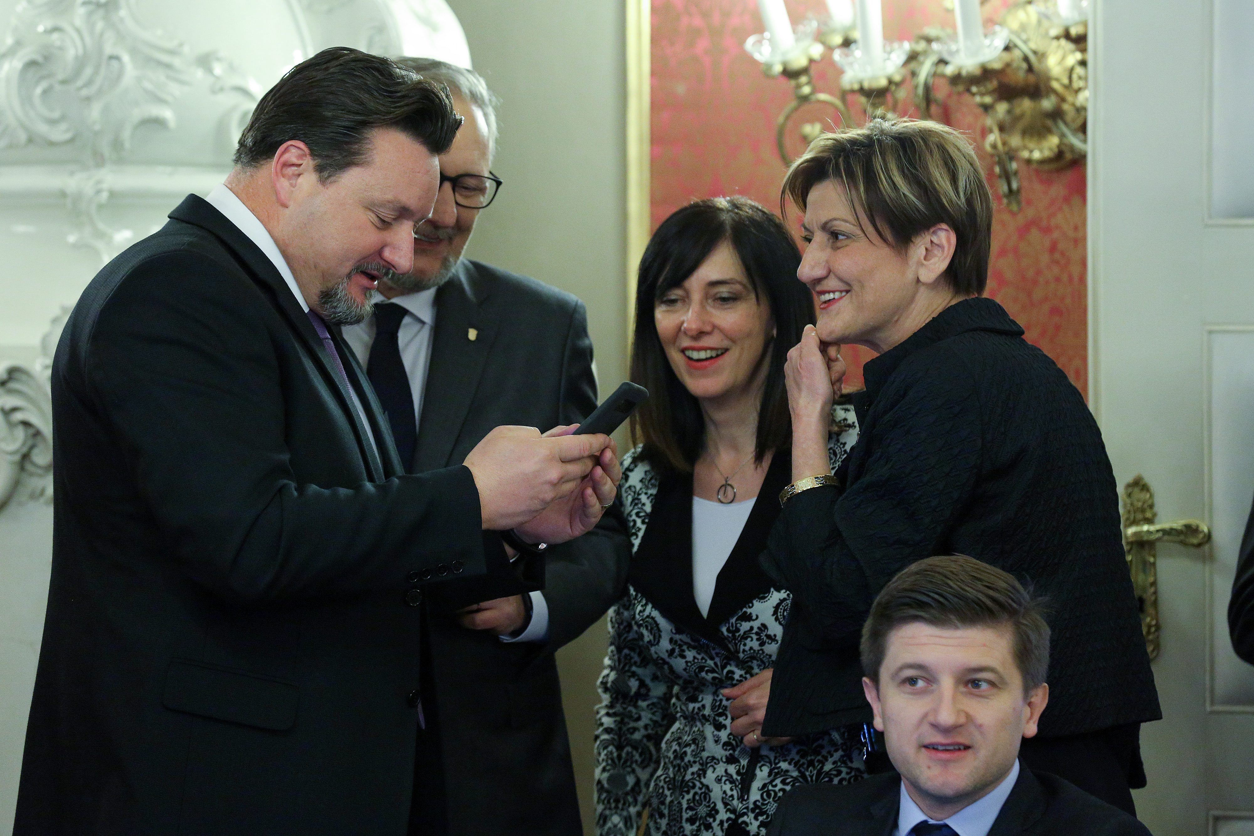 Na fotografiji: Lovro Kuščević, Davor Božinović, Blaženka Divjak, Martina Dalić