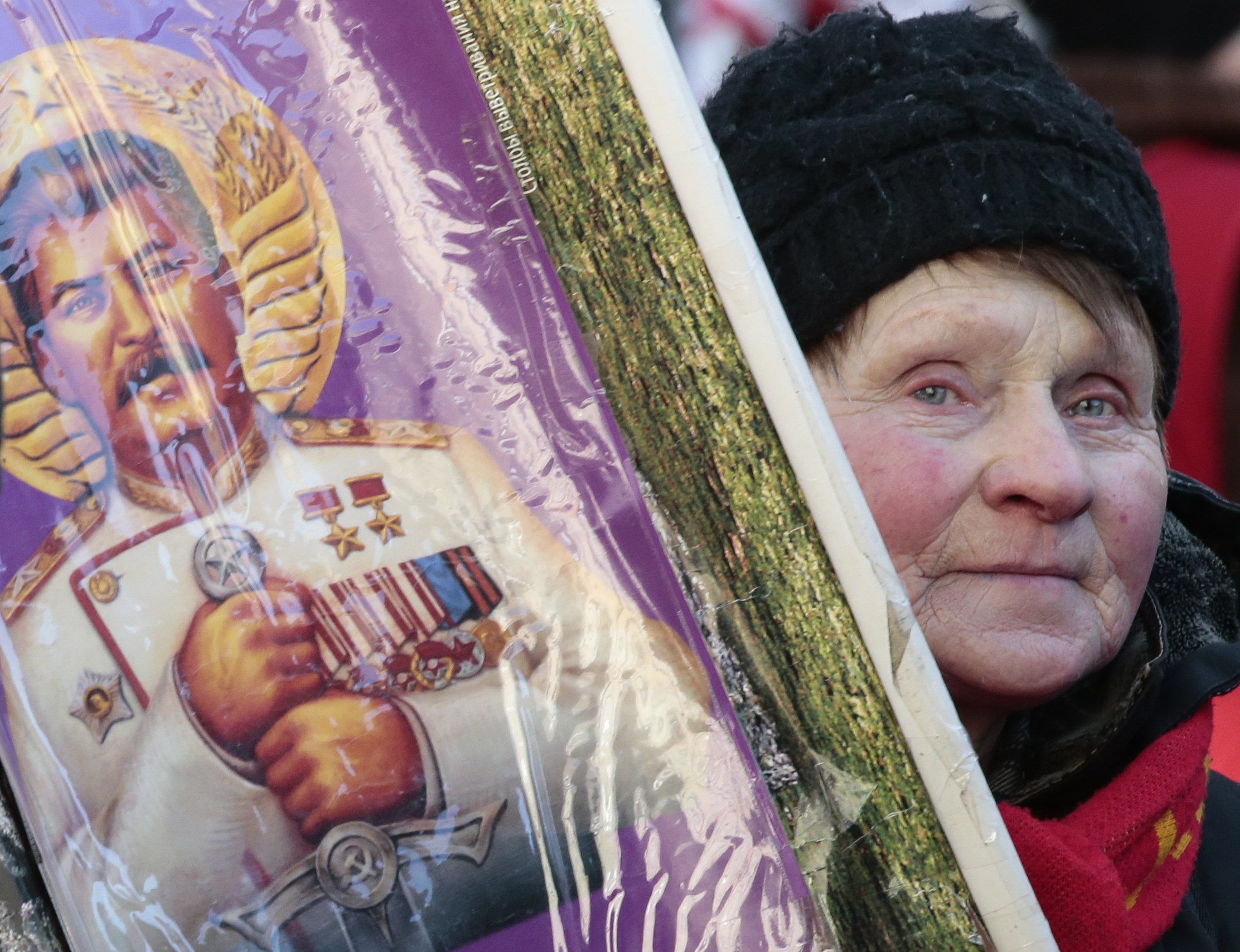 2018-02-23T103839Z_733635276_UP1EE2N0TKEE4_RTRMADP_3_RUSSIA-ARMY-DAY-COMMUNISTS