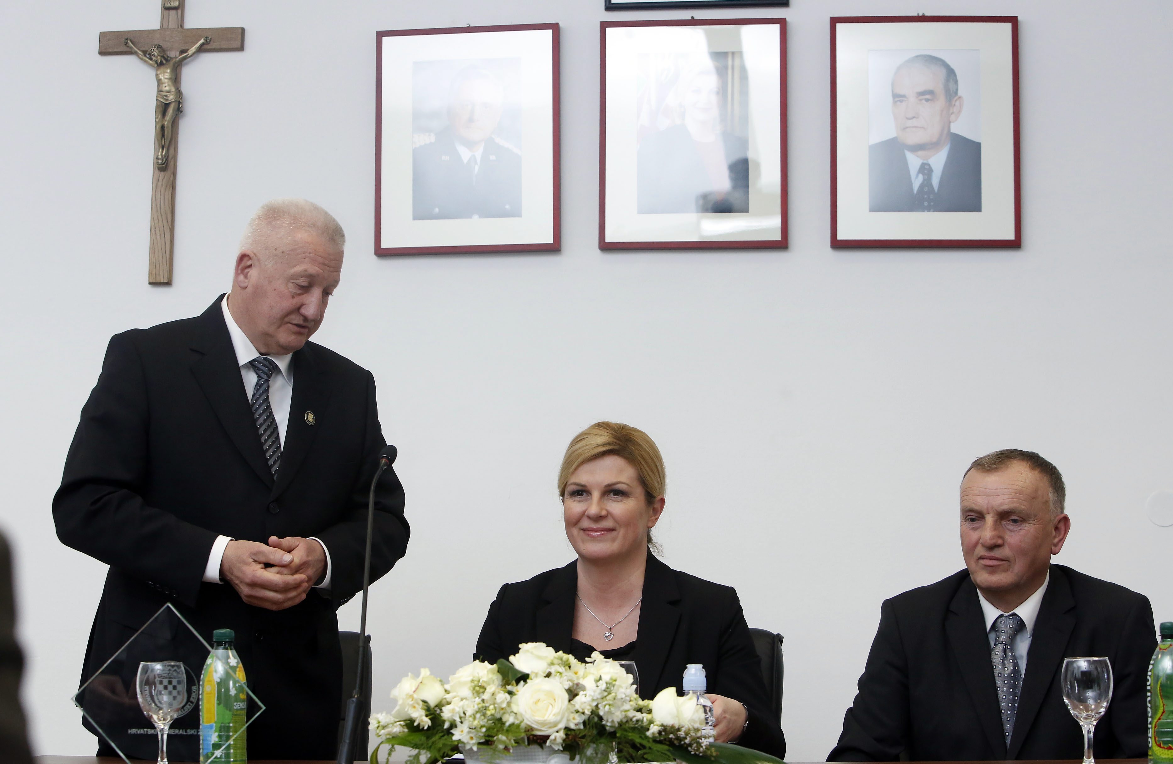 Na fotografiji: Pavao Miljavac, Kolinda Grabar-Kitarović, Marinko Krešić