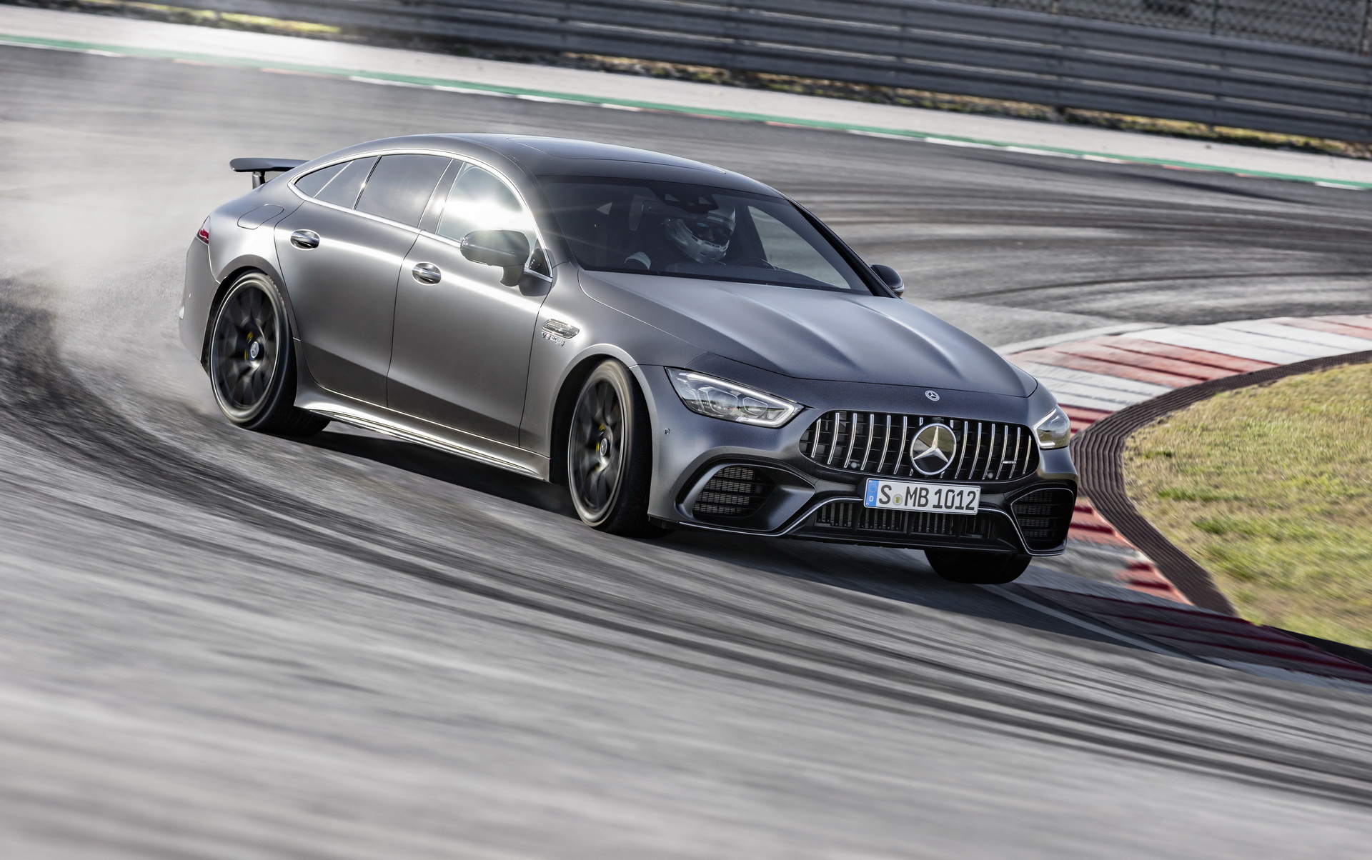 2019-MercedesAMG-GT4-73