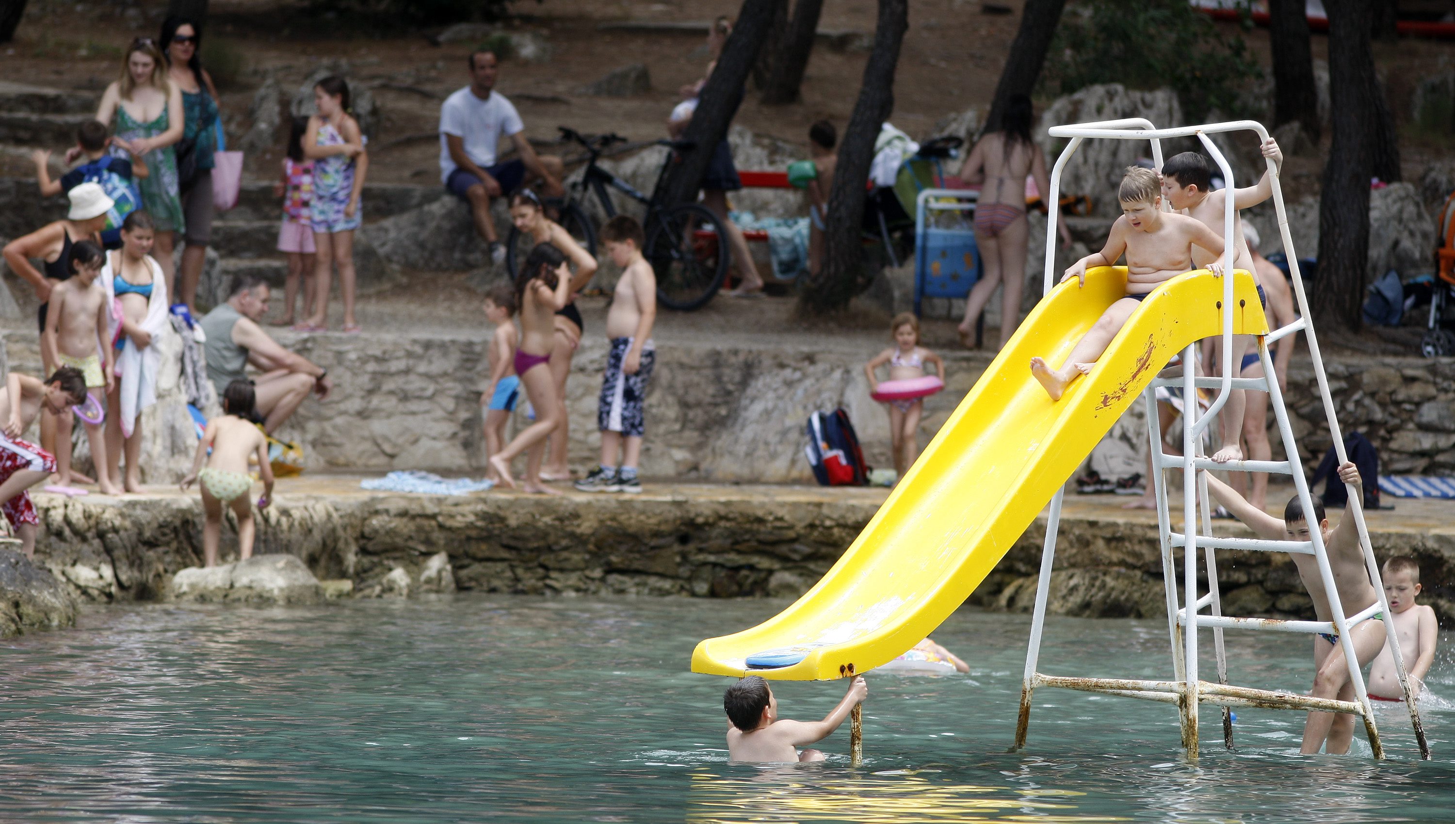 split_plaze-290610__1_-1