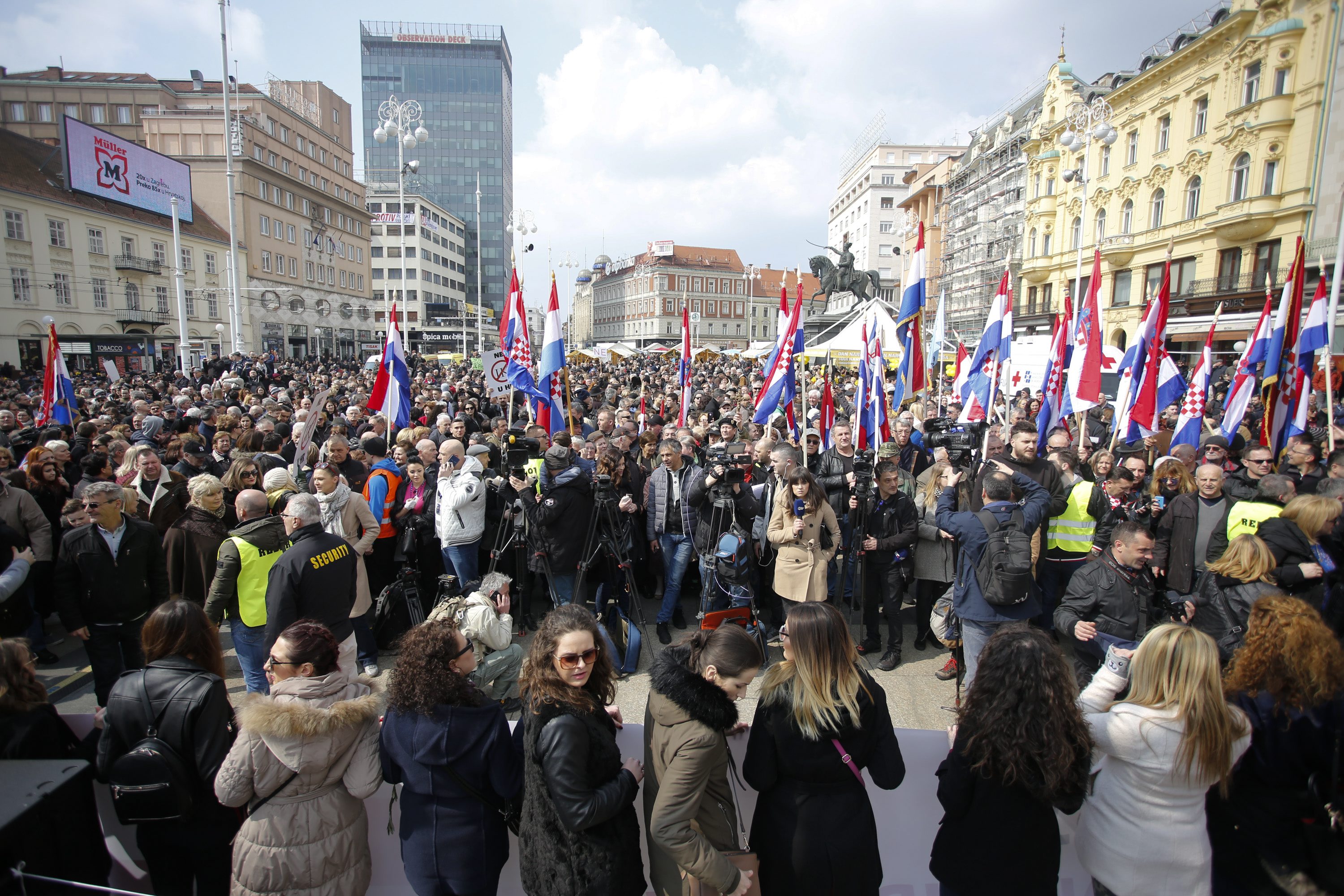 Prosvjed u Zagrebu na Trgu bana Jelačića