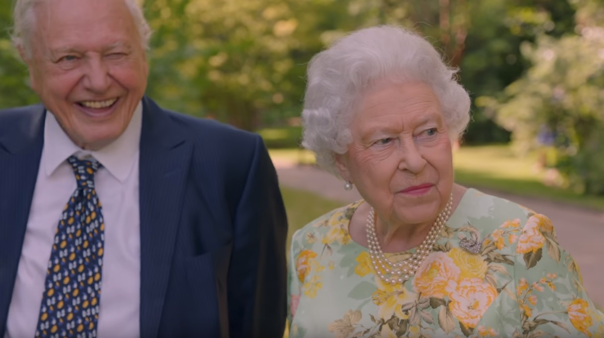 Sir David i kraljica1