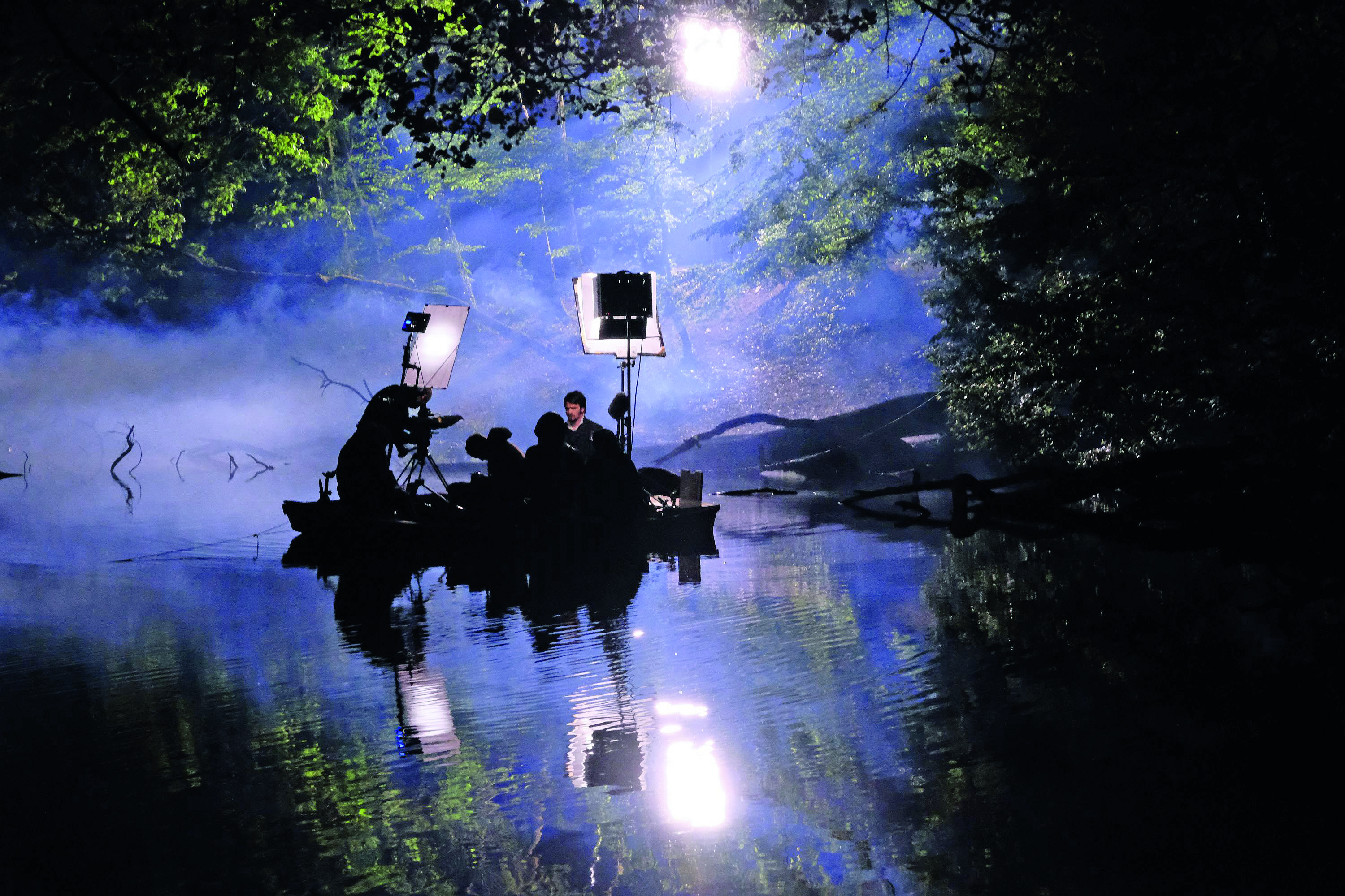 180450-229235-Behind_the_scenes_1