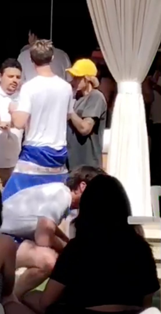 Justin Bieber na tulumu tijekom kojeg se navodni incident dogodio