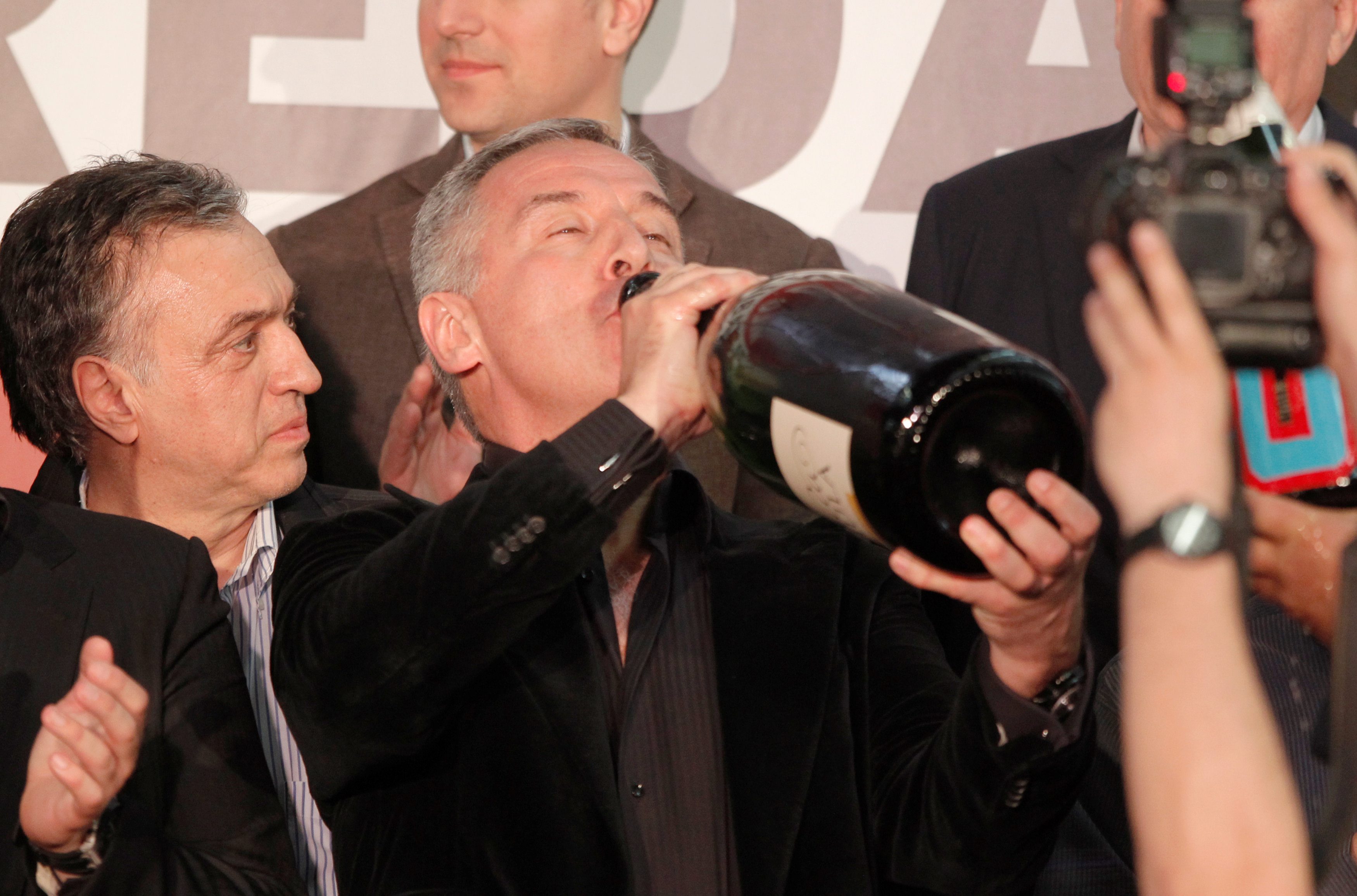 2018-04-15T205115Z_856894757_RC19F38B9F40_RTRMADP_3_MONTENEGRO-ELECTION-RESULT