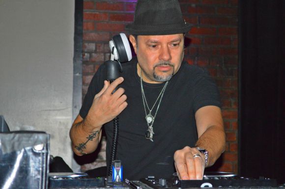 42LouieVegaMain.jpg