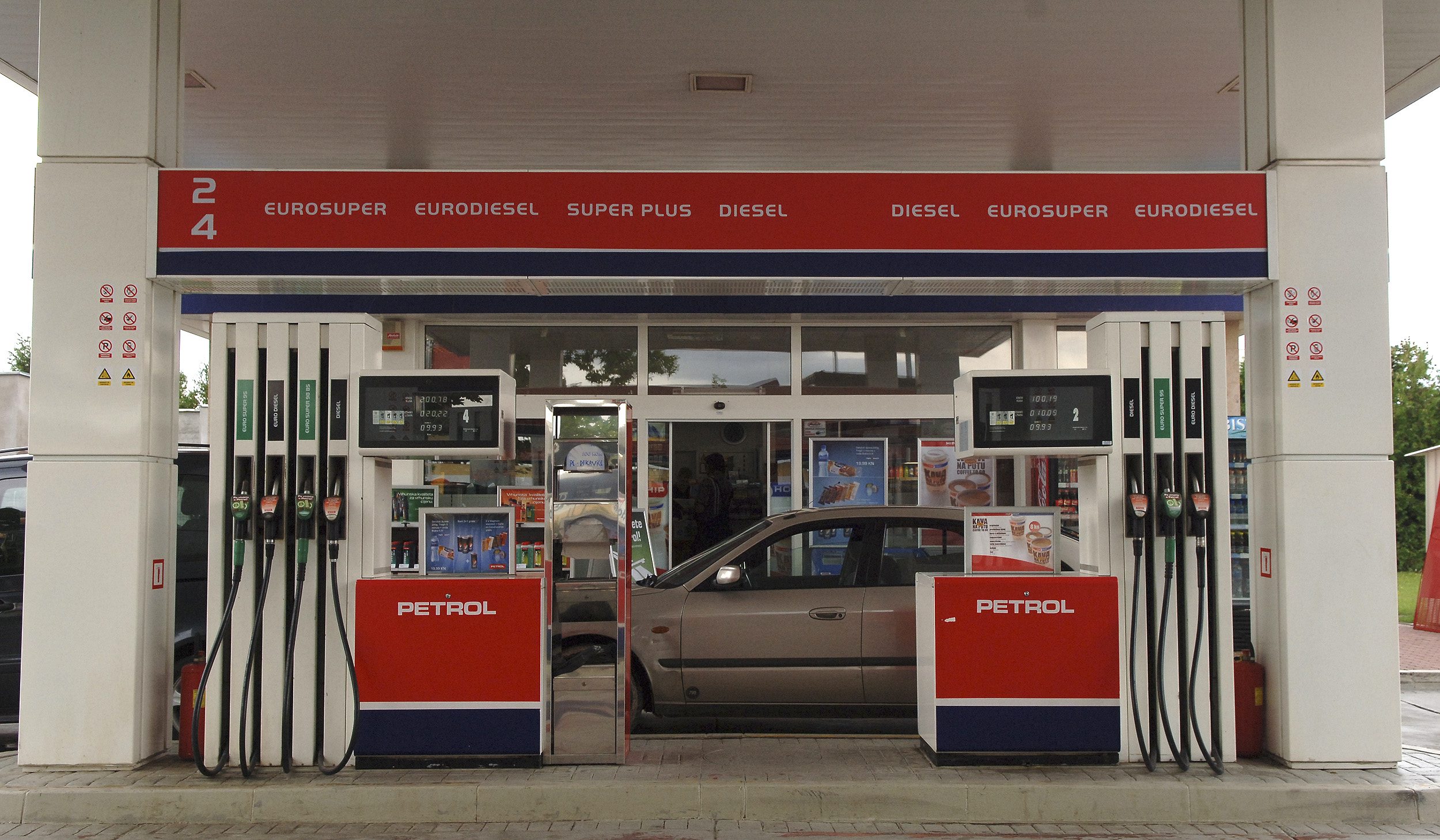 Benzinska crpka Petrol