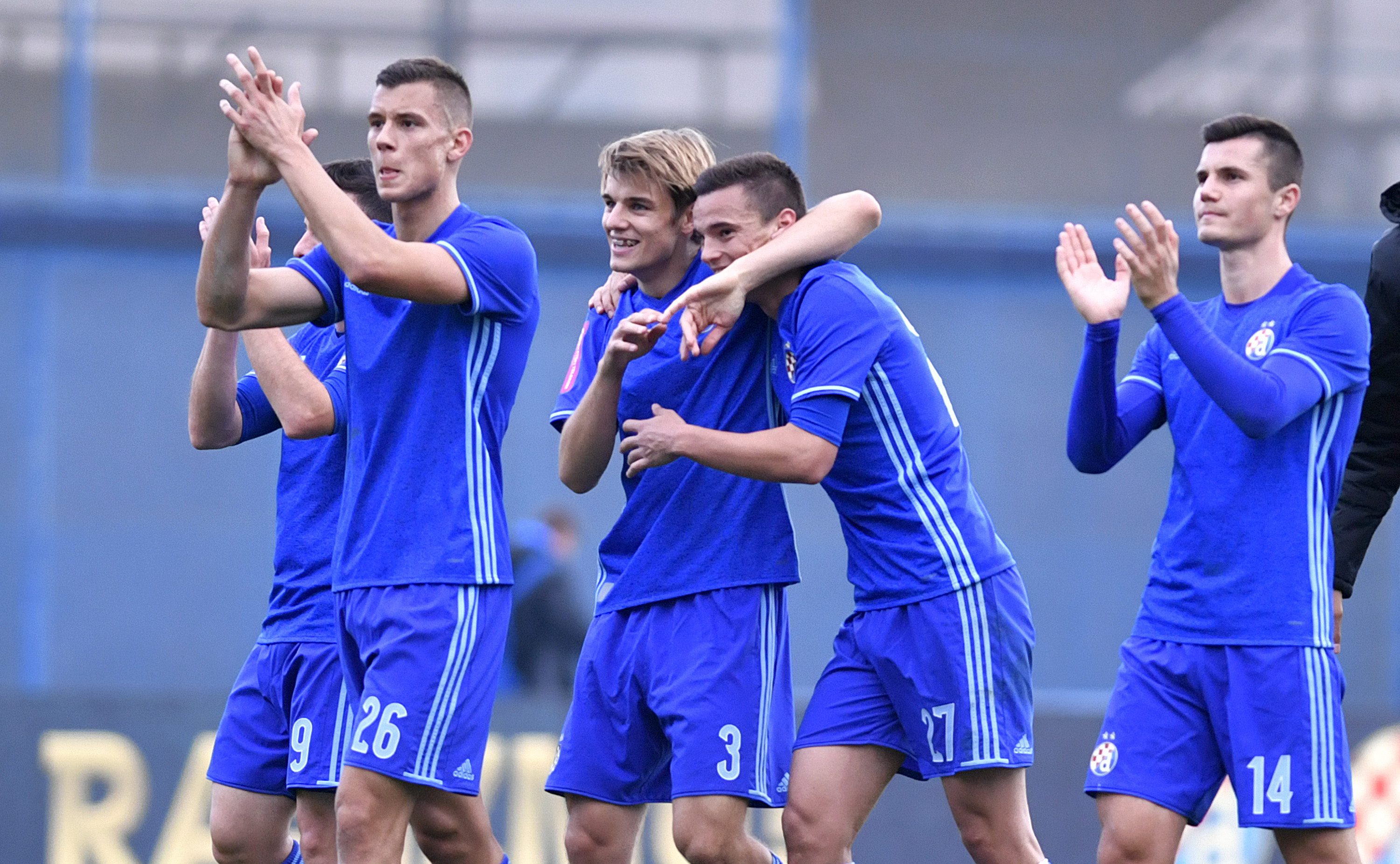 Filip Benković (prvi lijevo) u dresu Dinama