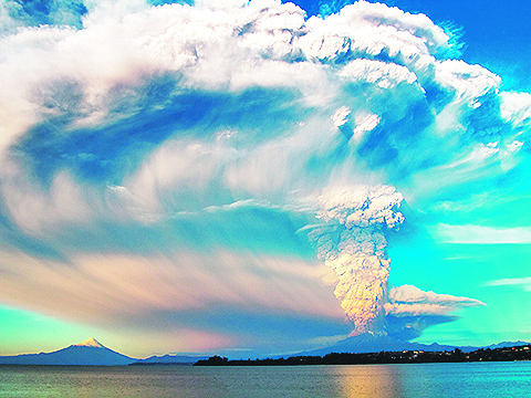 Calbuco-Volcano-TA-472312286