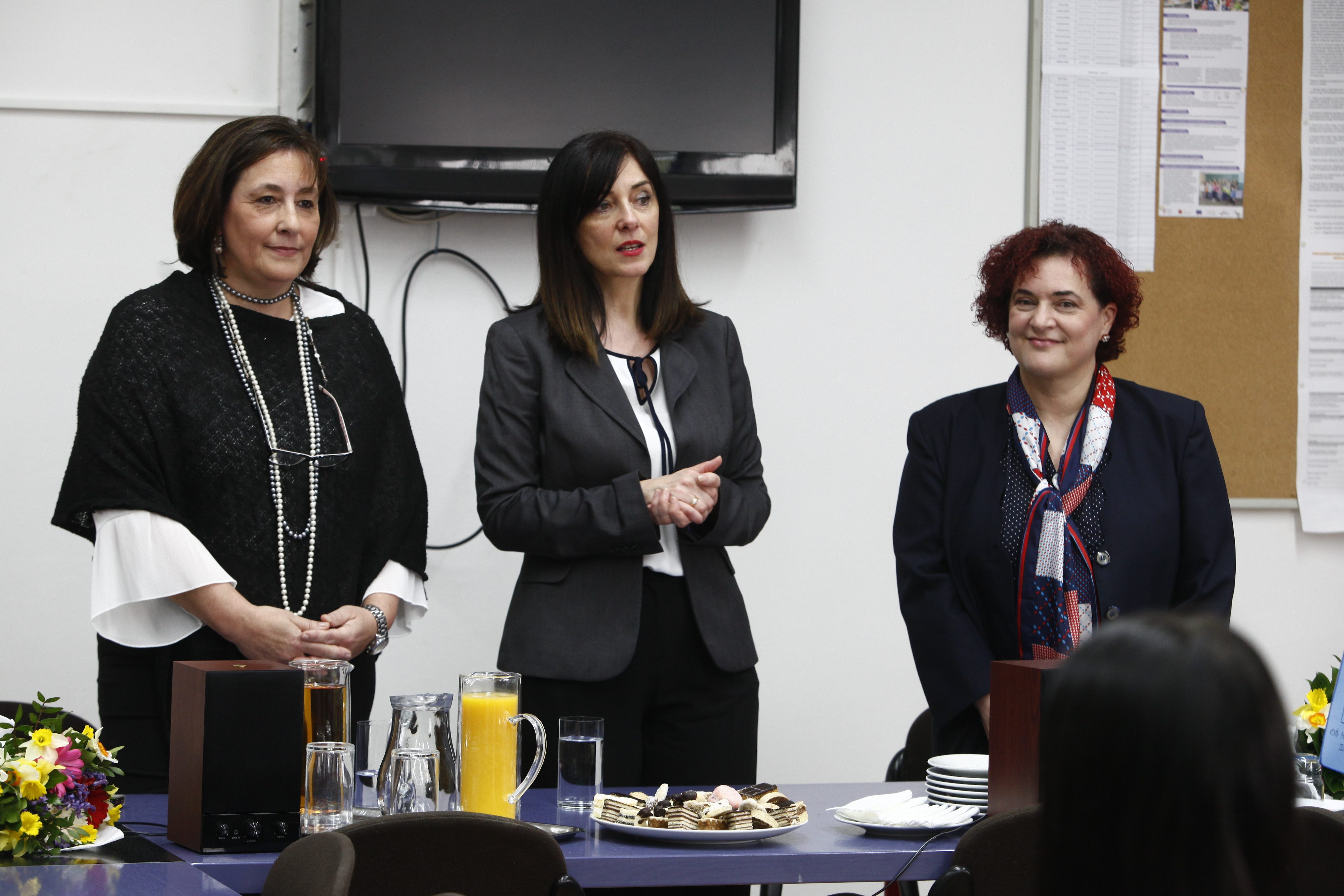 Silvana Svetličić, Blaženka Divjak i Lidija Kralj u OŠ Ivana Cankara