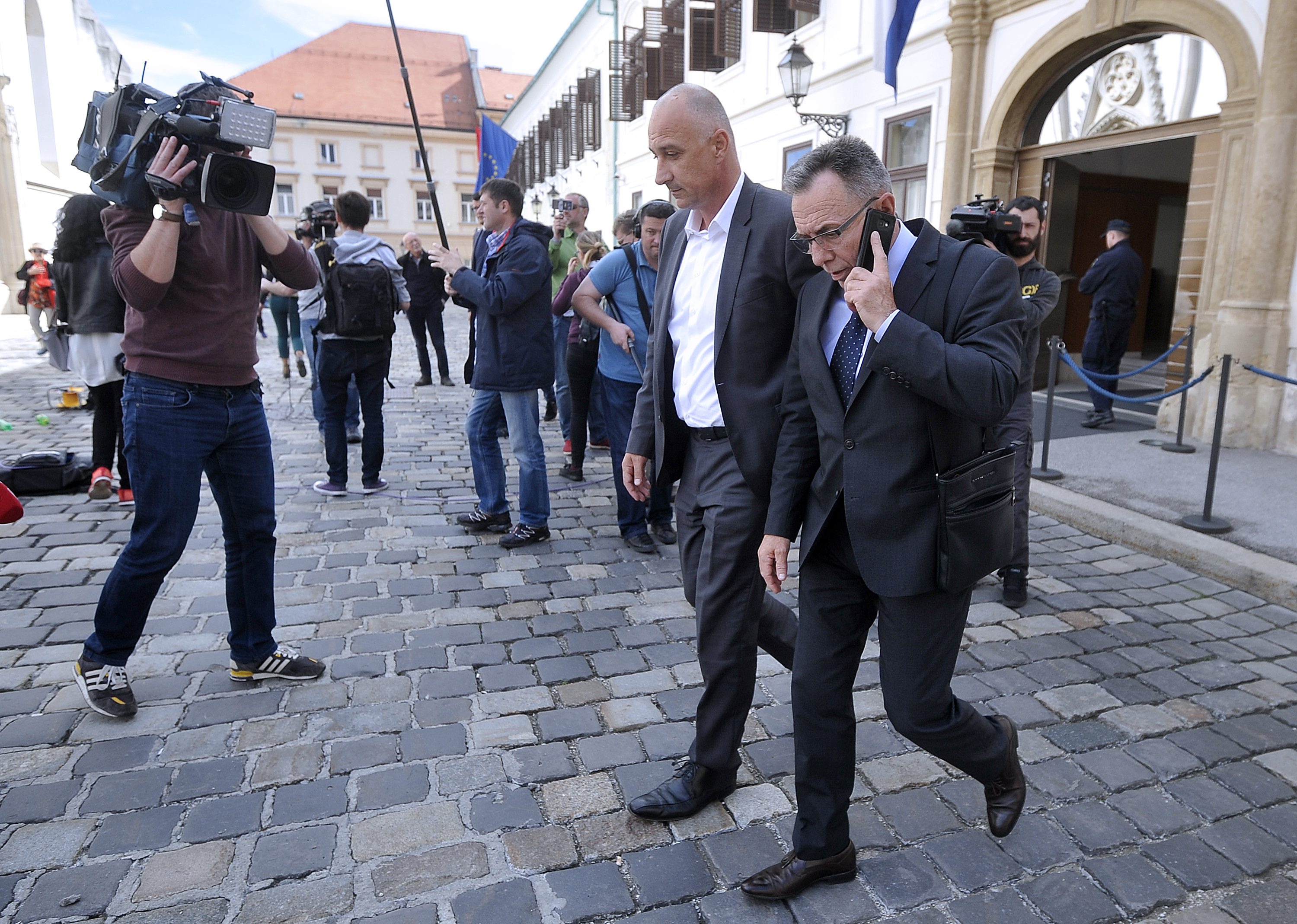 vlada_sastanak5-150518