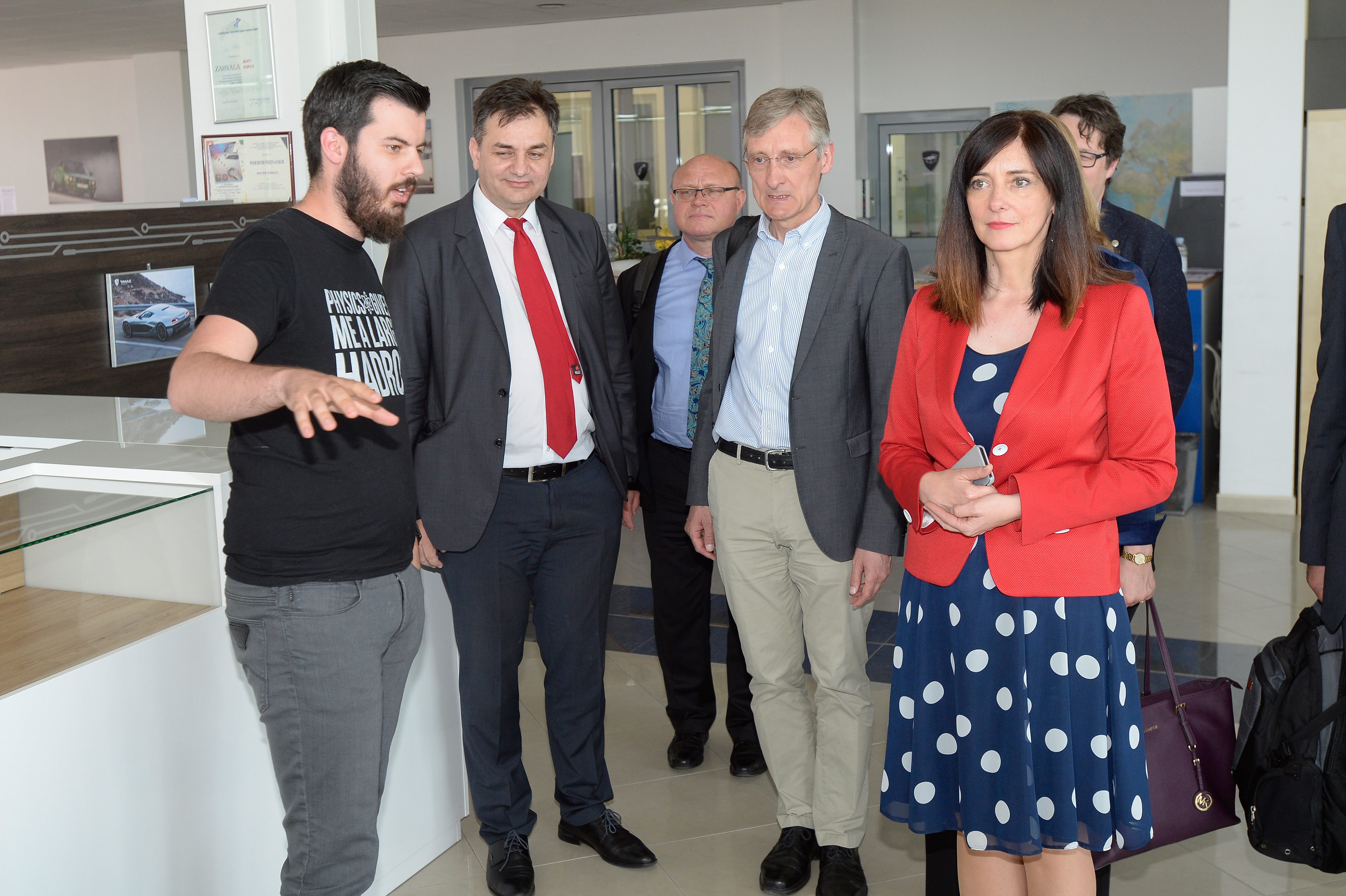 Mate Rimac i Blaženka Divjak s gostima iz CERN-a