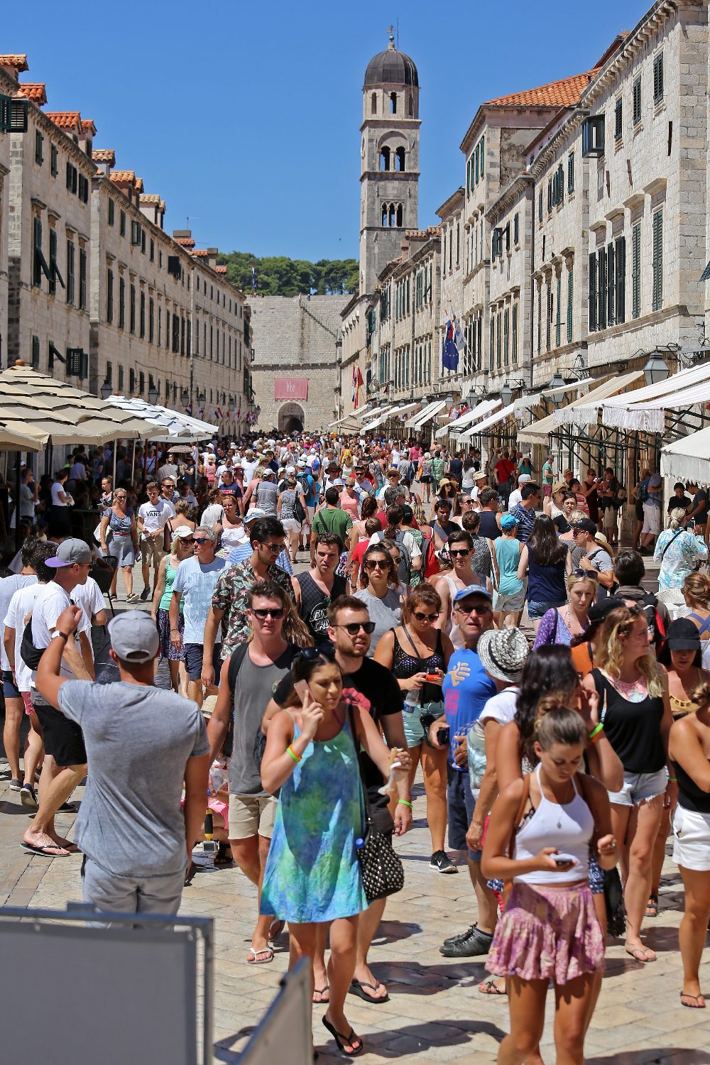 stradun_turisti2-050816