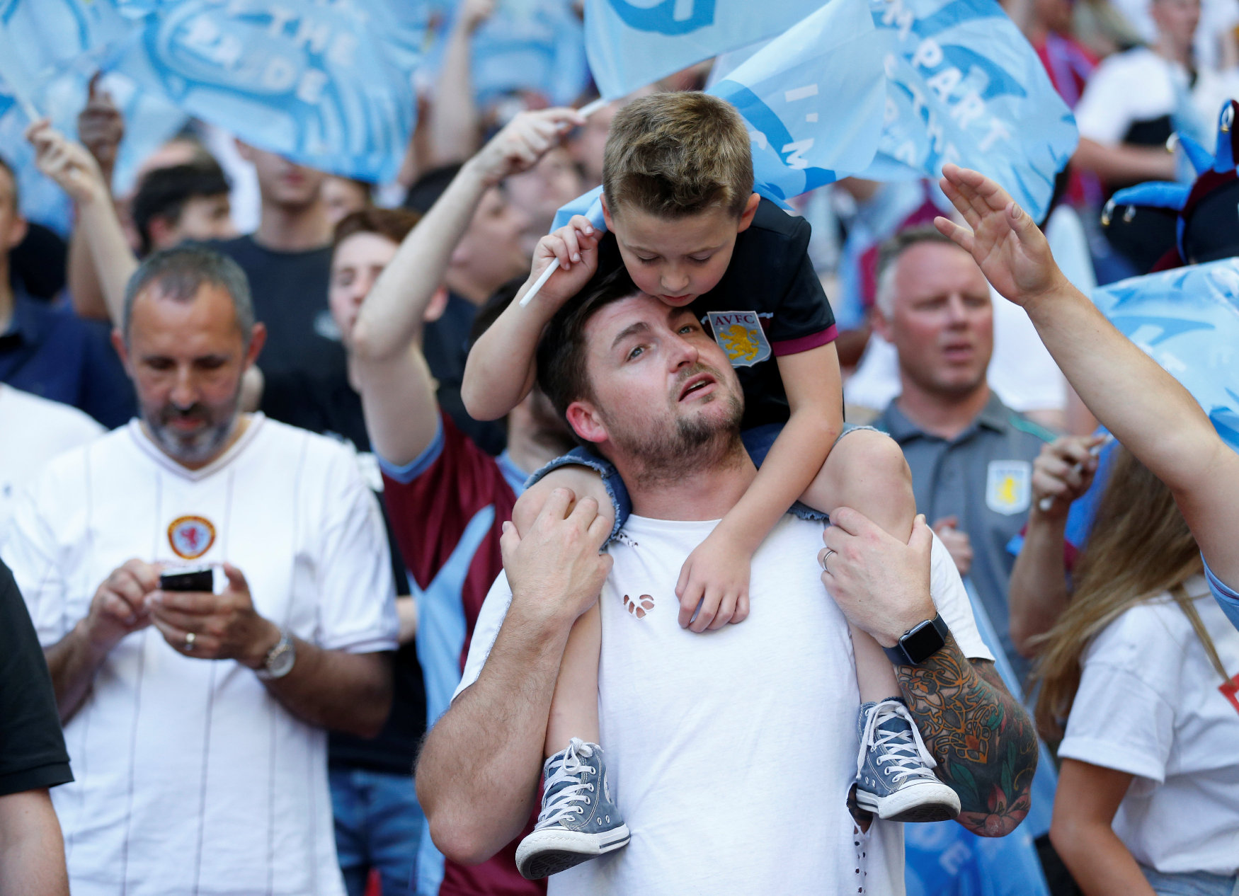 2018-05-26T160408Z_1493401392_RC191EA5FA10_RTRMADP_3_SOCCER-ENGLAND-FUL-AVA