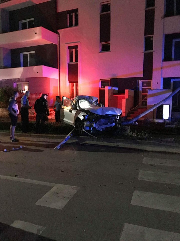 33469259_1725785320822286_4326186489856655360_n