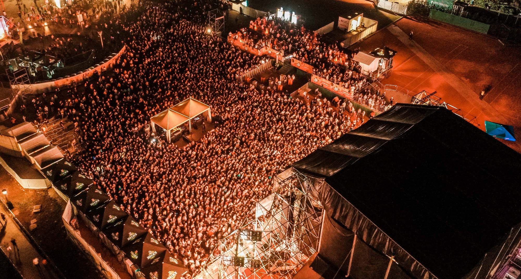 187694-238677-S_Addiko_Tesla_Stage