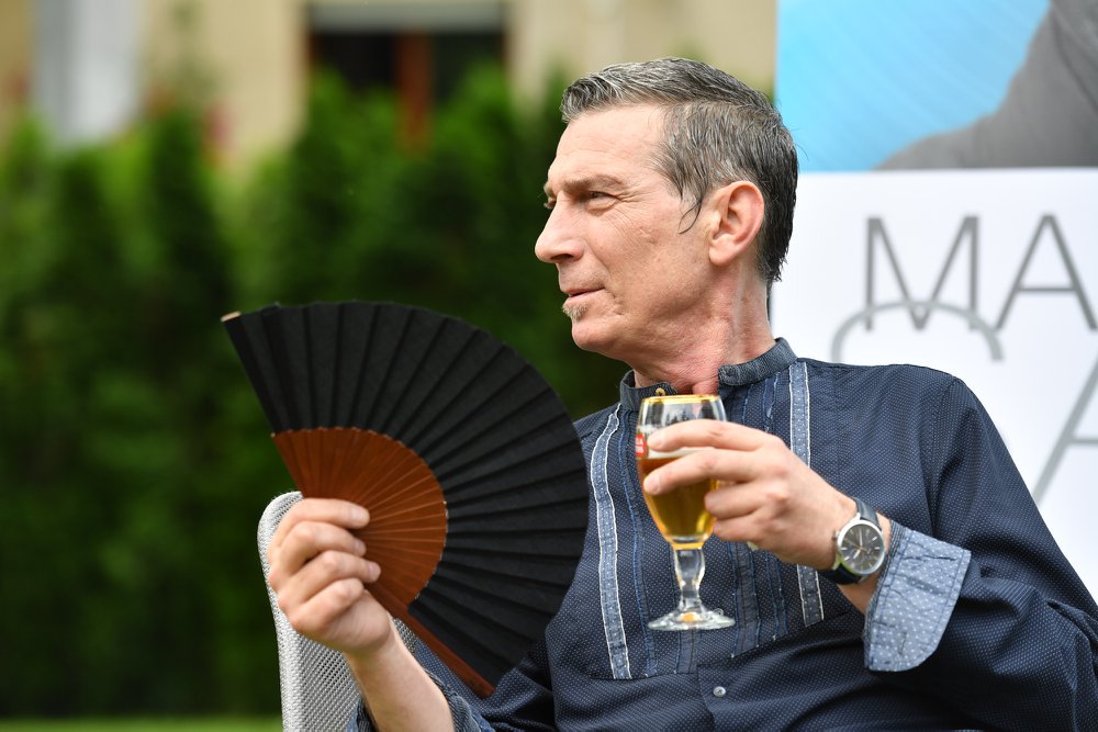 Massimo na promociji albuma 'Sada' u caffeu Momento