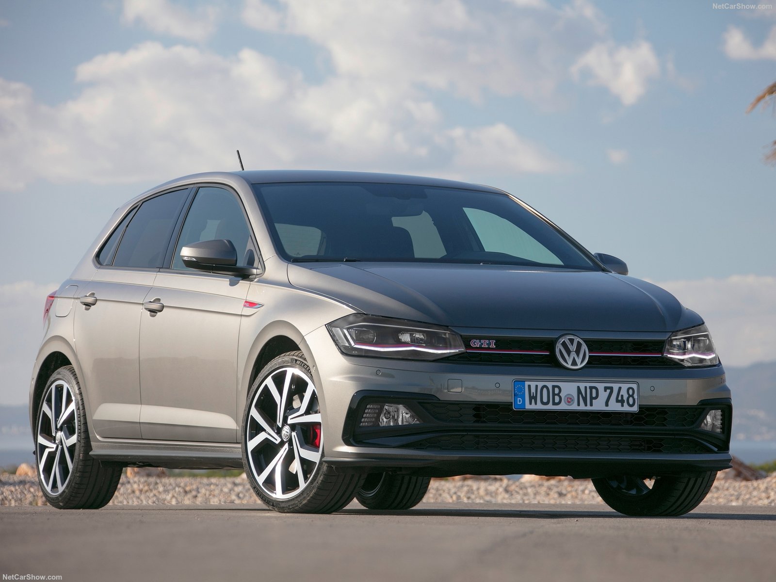 Volkswagen-Polo_GTI-2018-1600-05