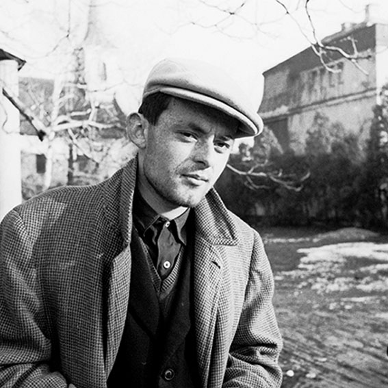 Eugen Feller na fotografiji koju je snimio Branko Balić šezdesetih godina (Arhiv Branka Balića/Institut za povijest umjetnosti)