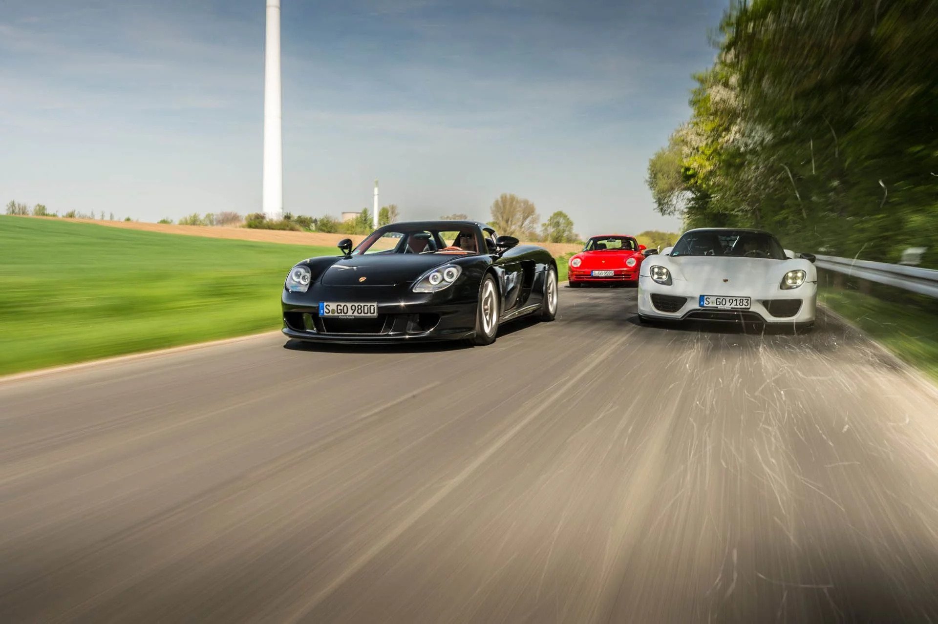 porsche-918-spyder-carrera-gt-959-hit-the-road-together-in-germany-125510_1