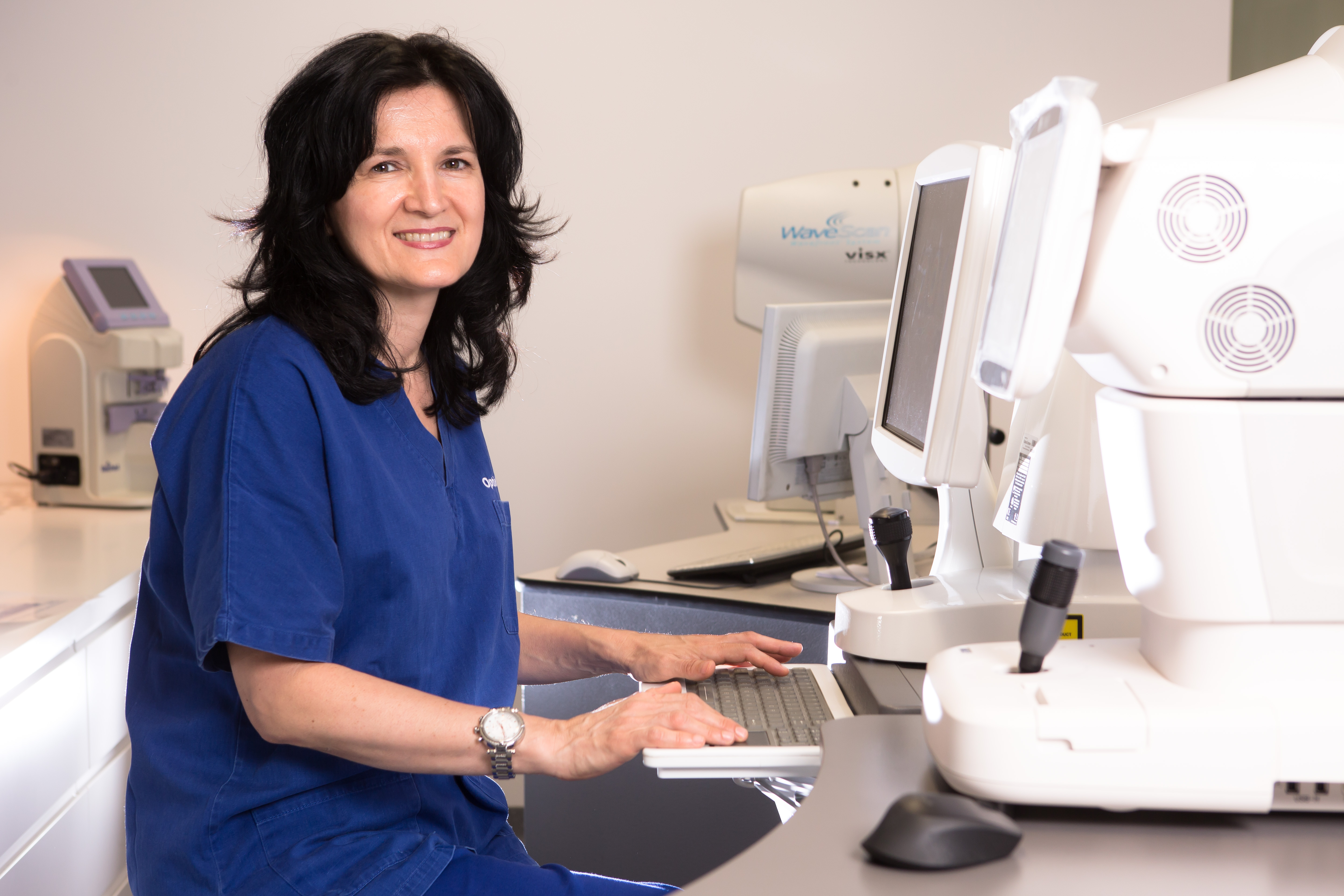 prof.dr.sc. Biljana Kuzmanović Elabjer, prim.dr.med., specijalist oftalmolog, uže specijalnosti iz prednjega segmenta oka i kirurgije vjeđa i orbite