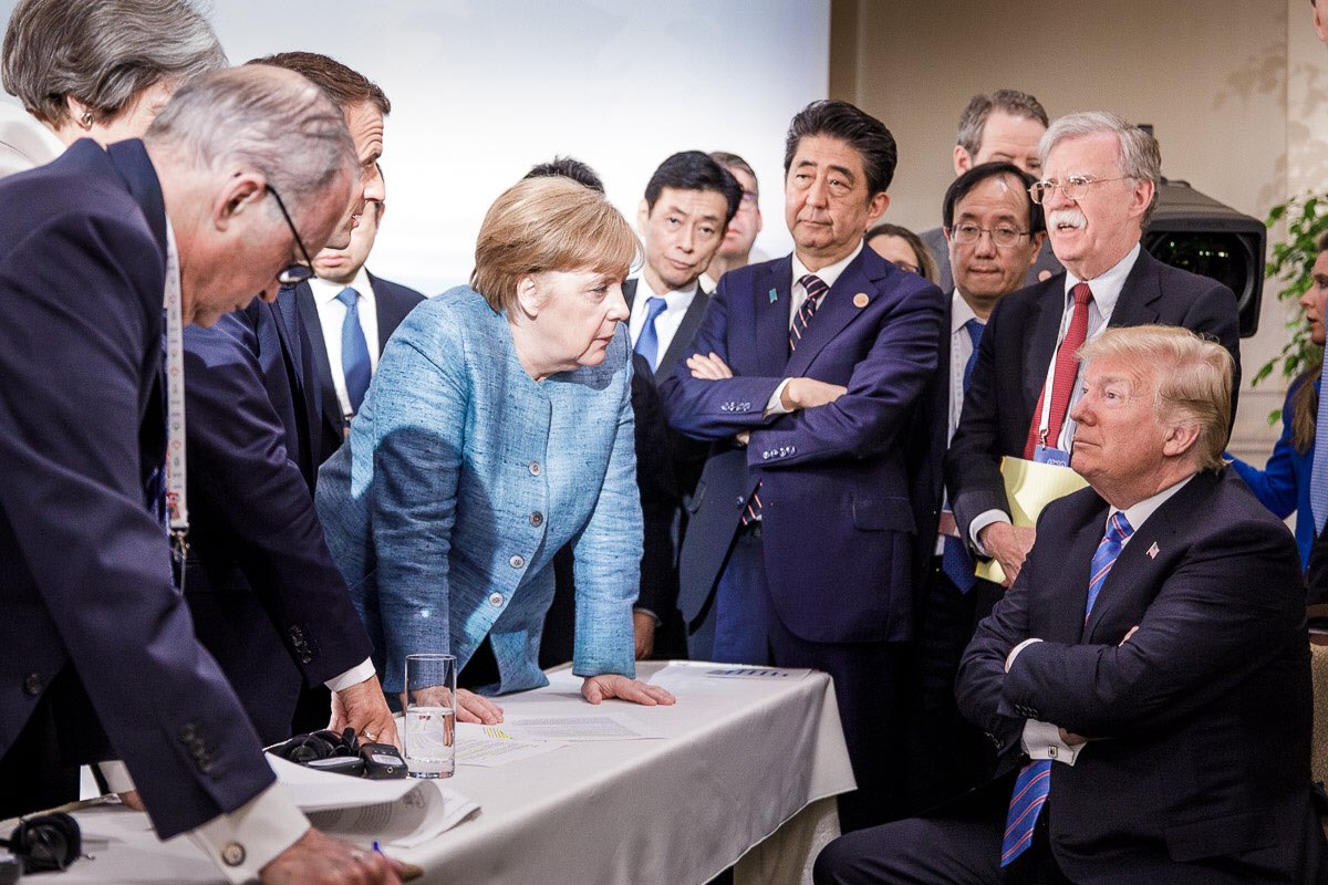 Emmanuel Macron, Angela Merkel, Shinzo Abe, John Bolton i Donald Trump (pored Macrona je i Theresa May, no na ovoj fotografiji ona se ne vidi)