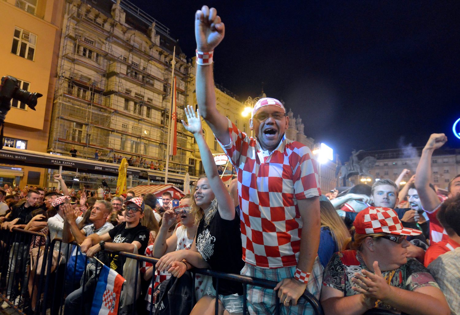 navijaci_zagreb1-160618