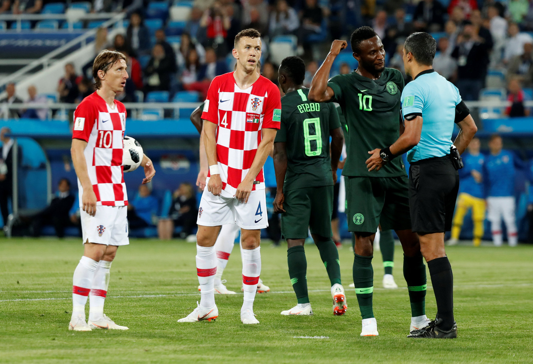 2018-06-16T203145Z_1534002804_RC1E1F095350_RTRMADP_3_SOCCER-WORLDCUP-CRO-NGA