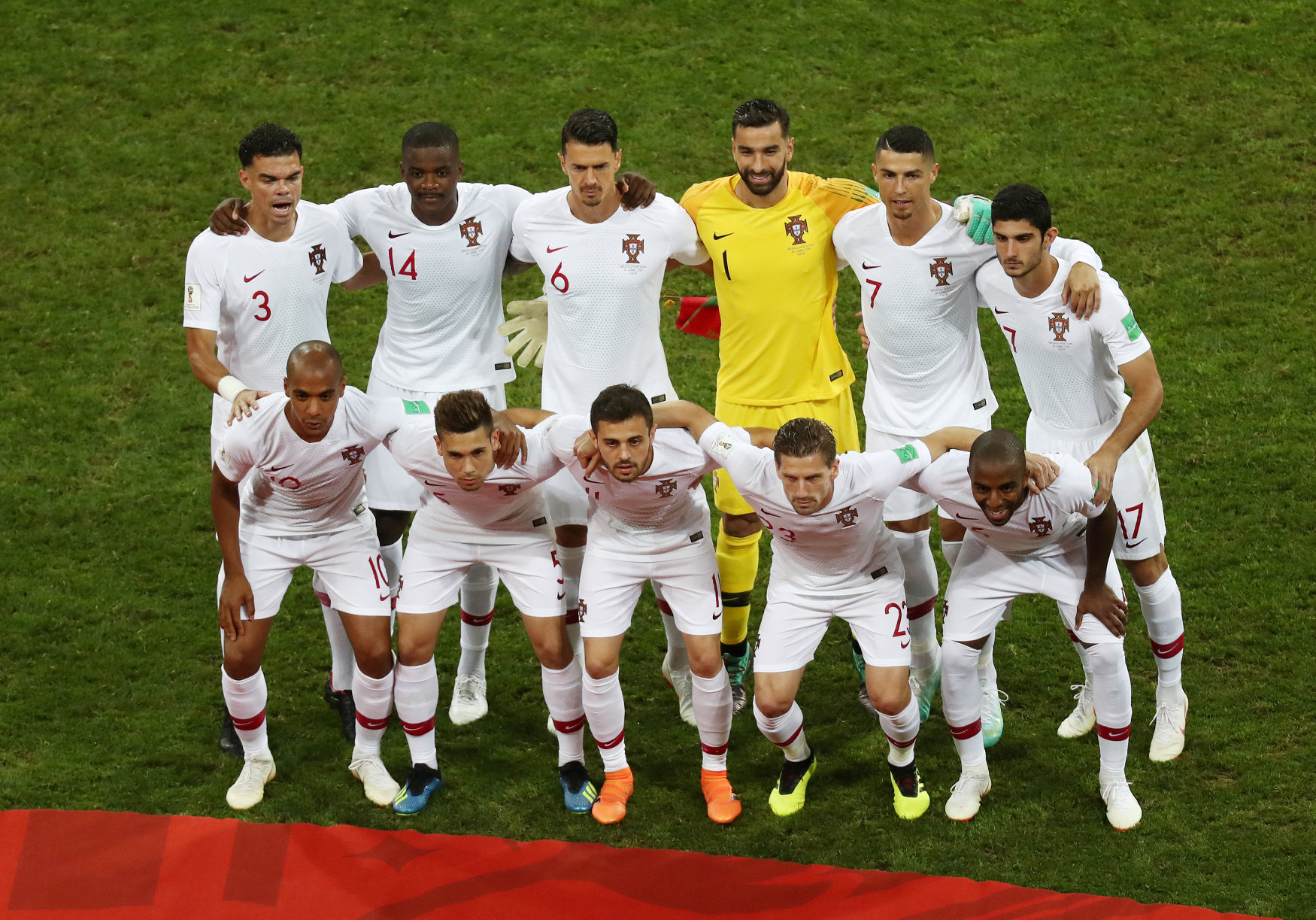 2018-06-30T180037Z_647996526_RC1C988EA250_RTRMADP_3_SOCCER-WORLDCUP-URY-POR