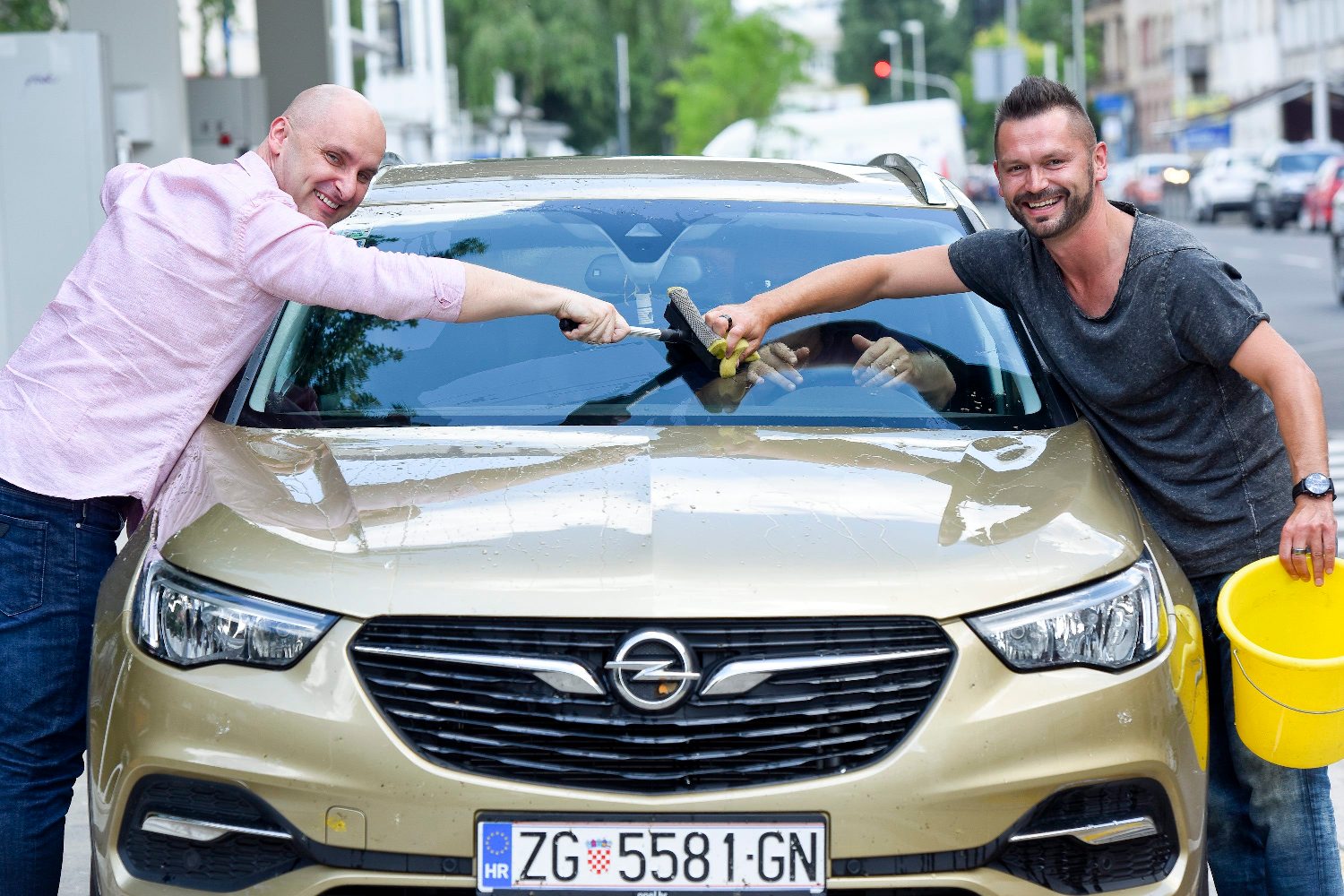 Ministar Tomislav Tolušić i pjevač Ivan Dečak