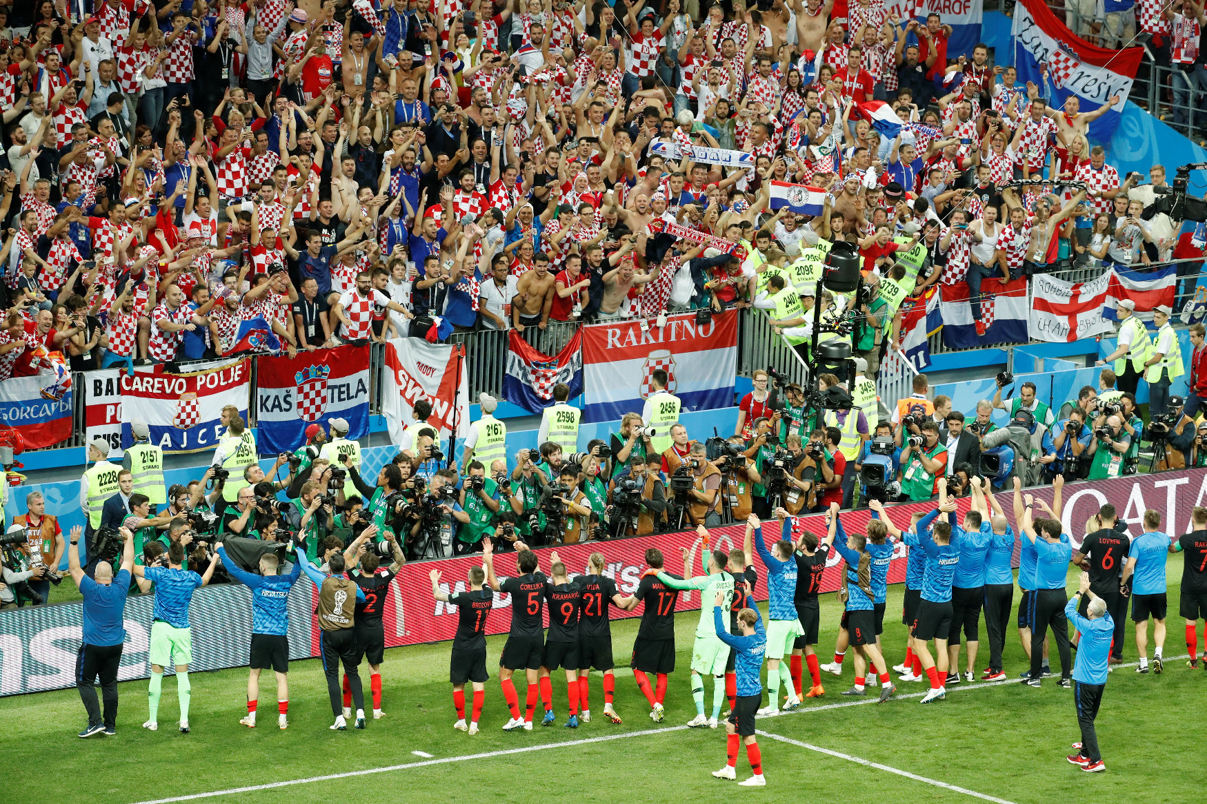 2018-07-11T205422Z_71432156_RC1D886067B0_RTRMADP_3_SOCCER-WORLDCUP-CRO-ENG