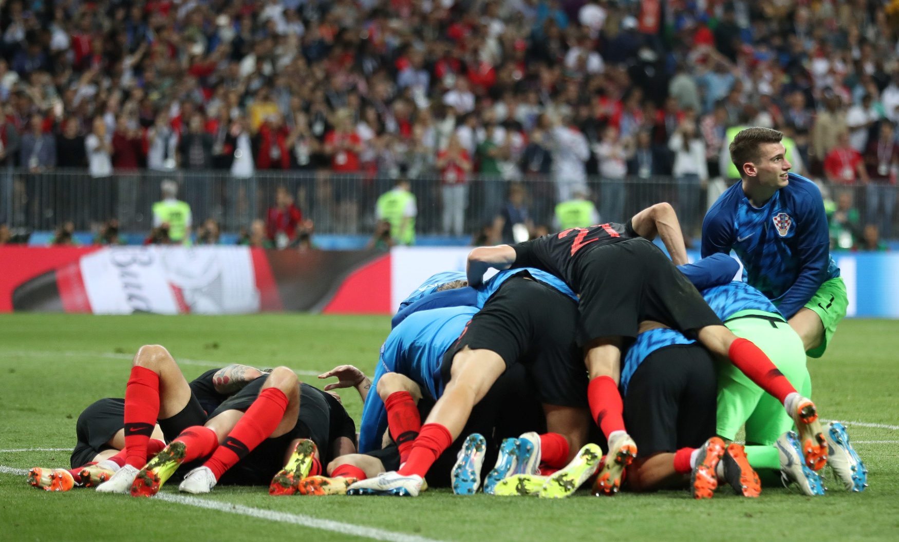 2018-07-11T204738Z_505002696_RC1A5BCFBF00_RTRMADP_3_SOCCER-WORLDCUP-CRO-ENG