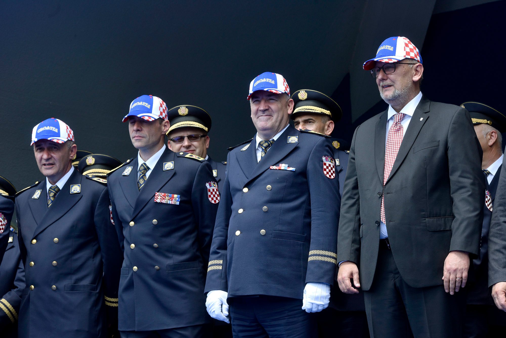 Svečana prisega 13. naraštaja polaznika policijske škole Josipa Jovića u  prisutnosti ministra unutarnjih poslova Davora Božinovića i umirovljenog generala Mladena Markača