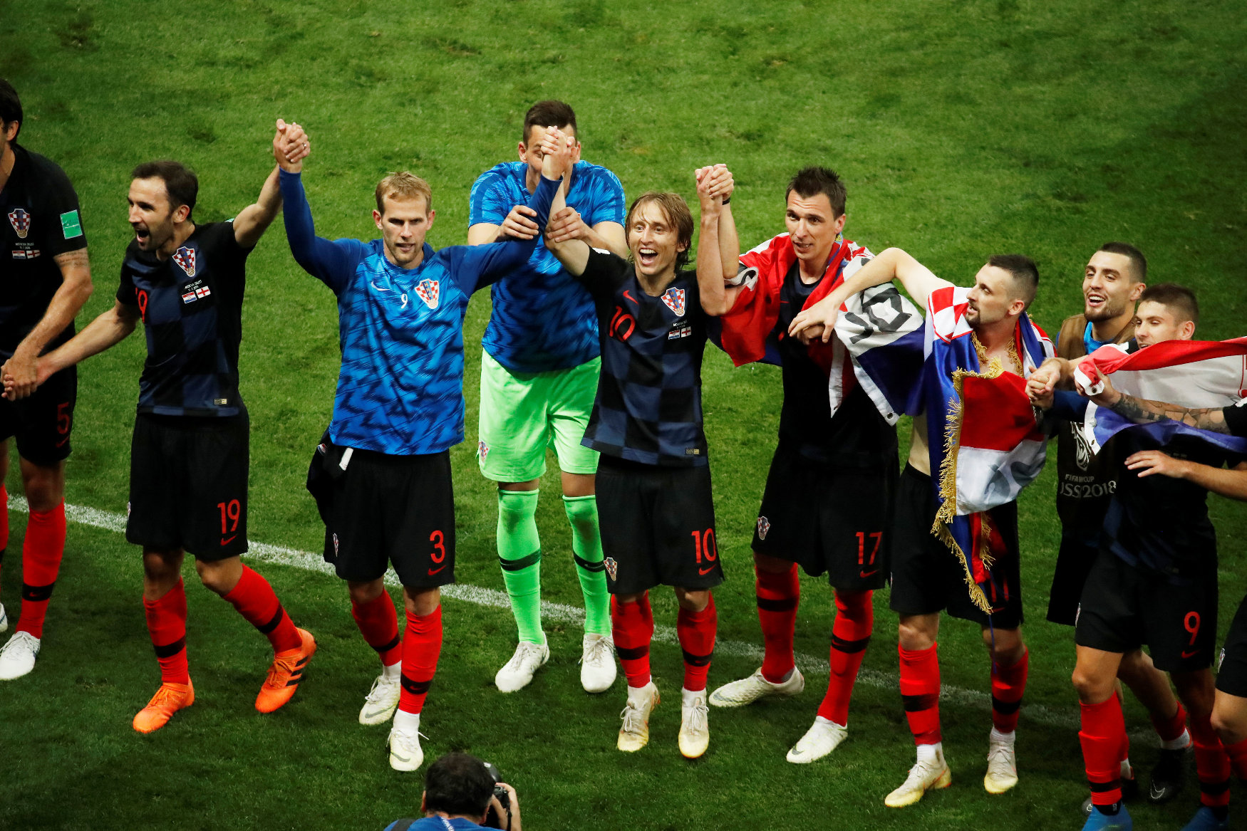 2018-07-11T205902Z_1554718596_RC11A69ED950_RTRMADP_3_SOCCER-WORLDCUP-CRO-ENG