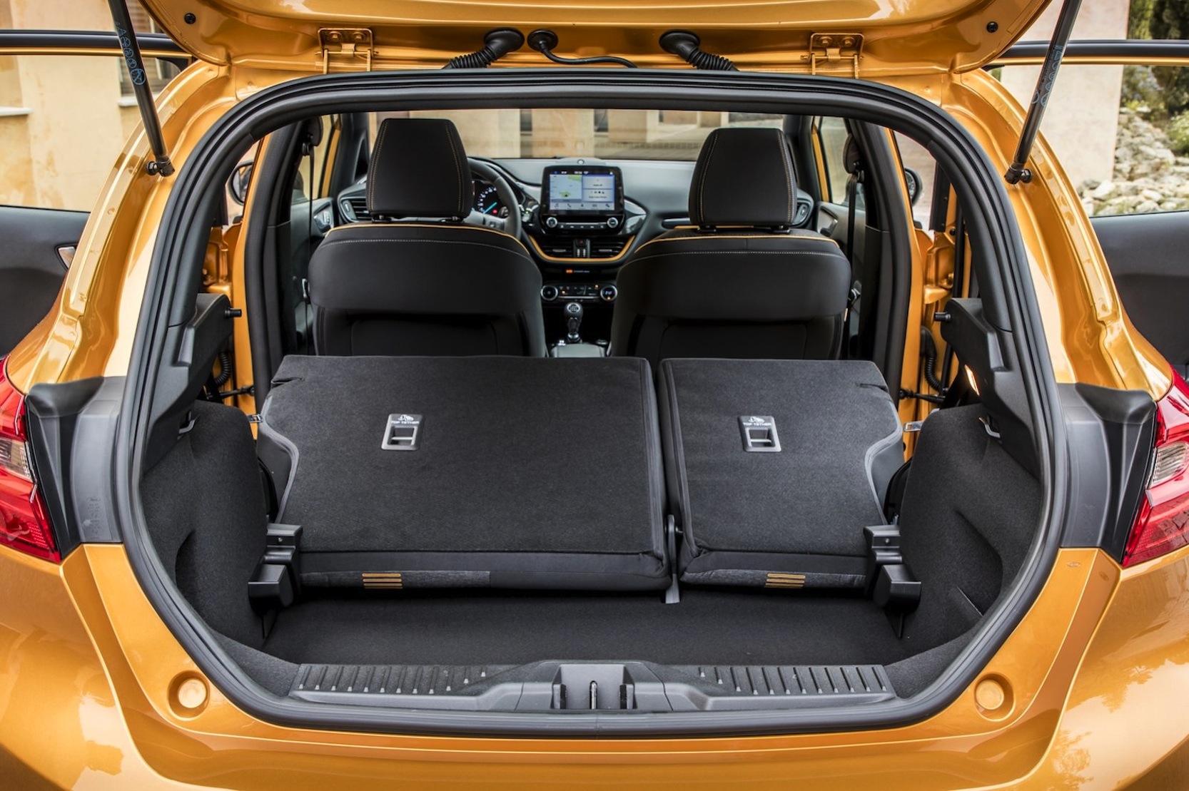 154278-lux-yellow-active-122