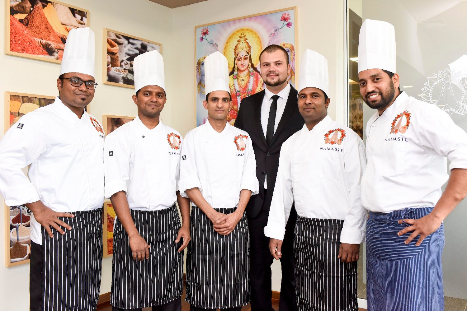 Na fotografiji s lijeva na desno: Ashisi Kumar Gupta, Harshad Arekar, Avtar Singh, Duje Segvic, Dhinesh Kumar Mookaiya i Sourabh Satish Khandekar.