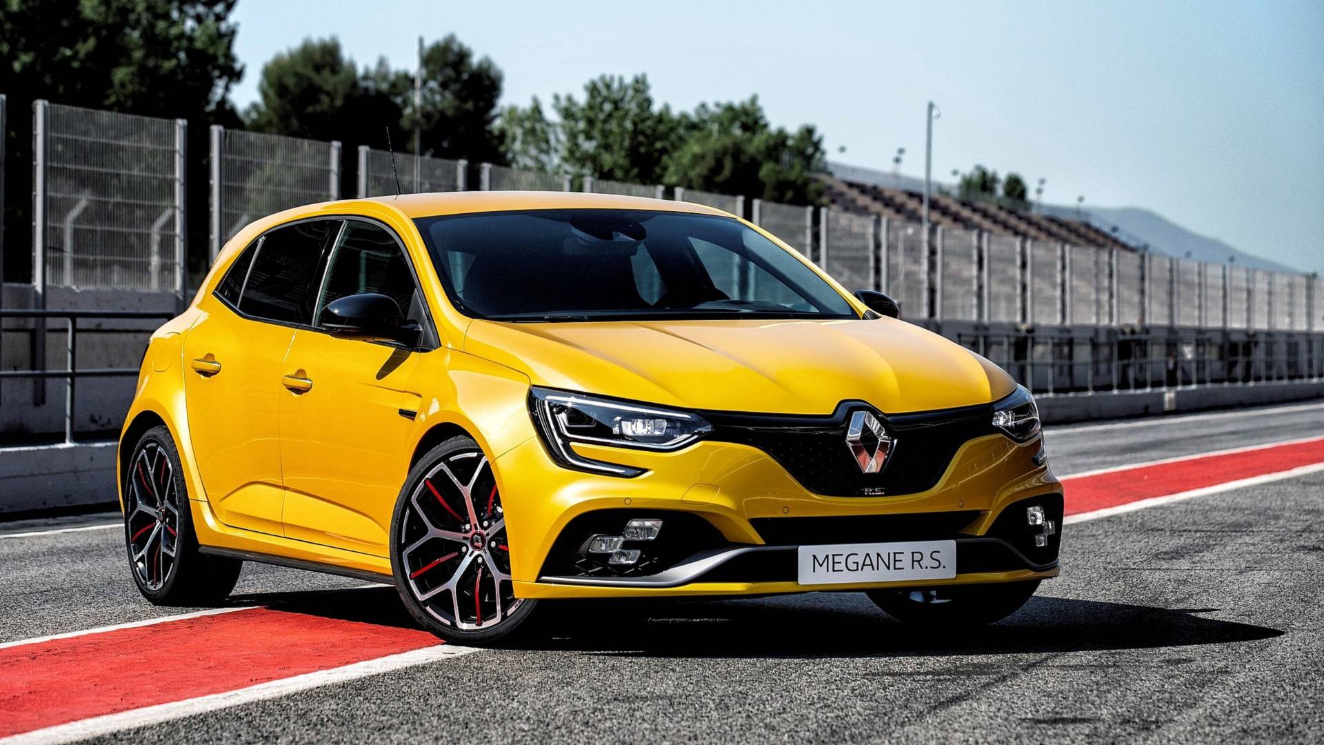 2018-renault-meganeh-rs-trophy