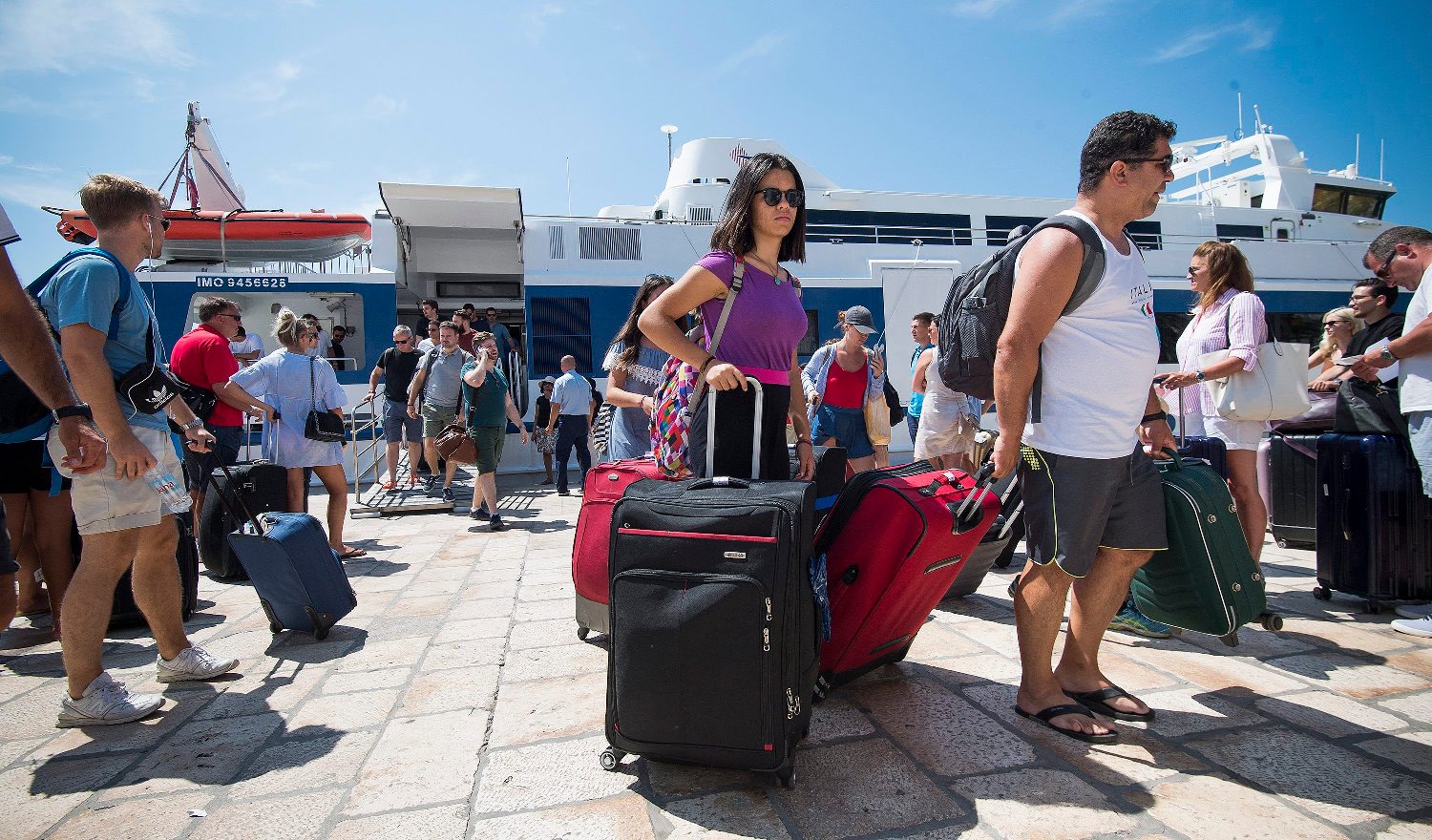 hvar_turisti1-190718