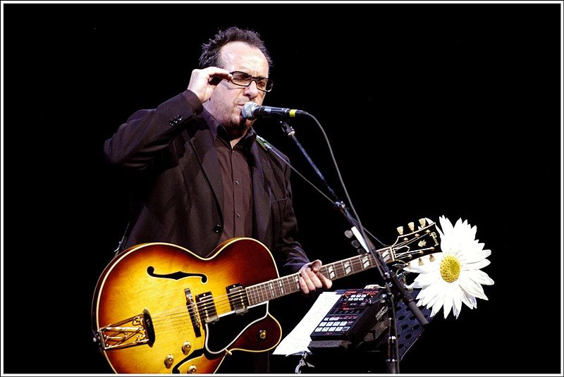 800px-Elvis_costello
