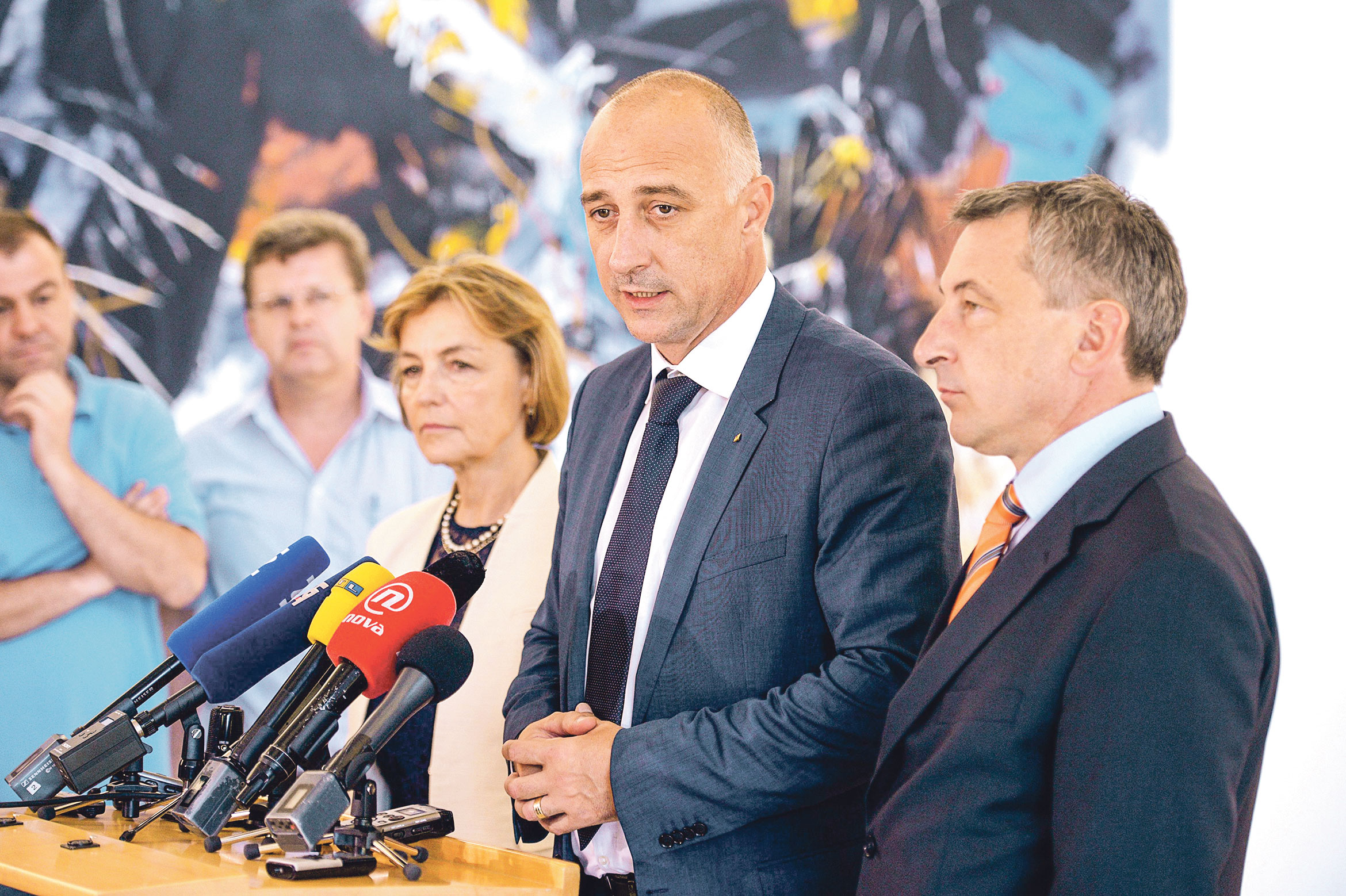 
Zakon koji je izrađen u ministarstvu HNS-ovca Predraga Štromara stavljen je na led jer dio koalicije neće glasati za njega ako se temeljito ne izmijeni