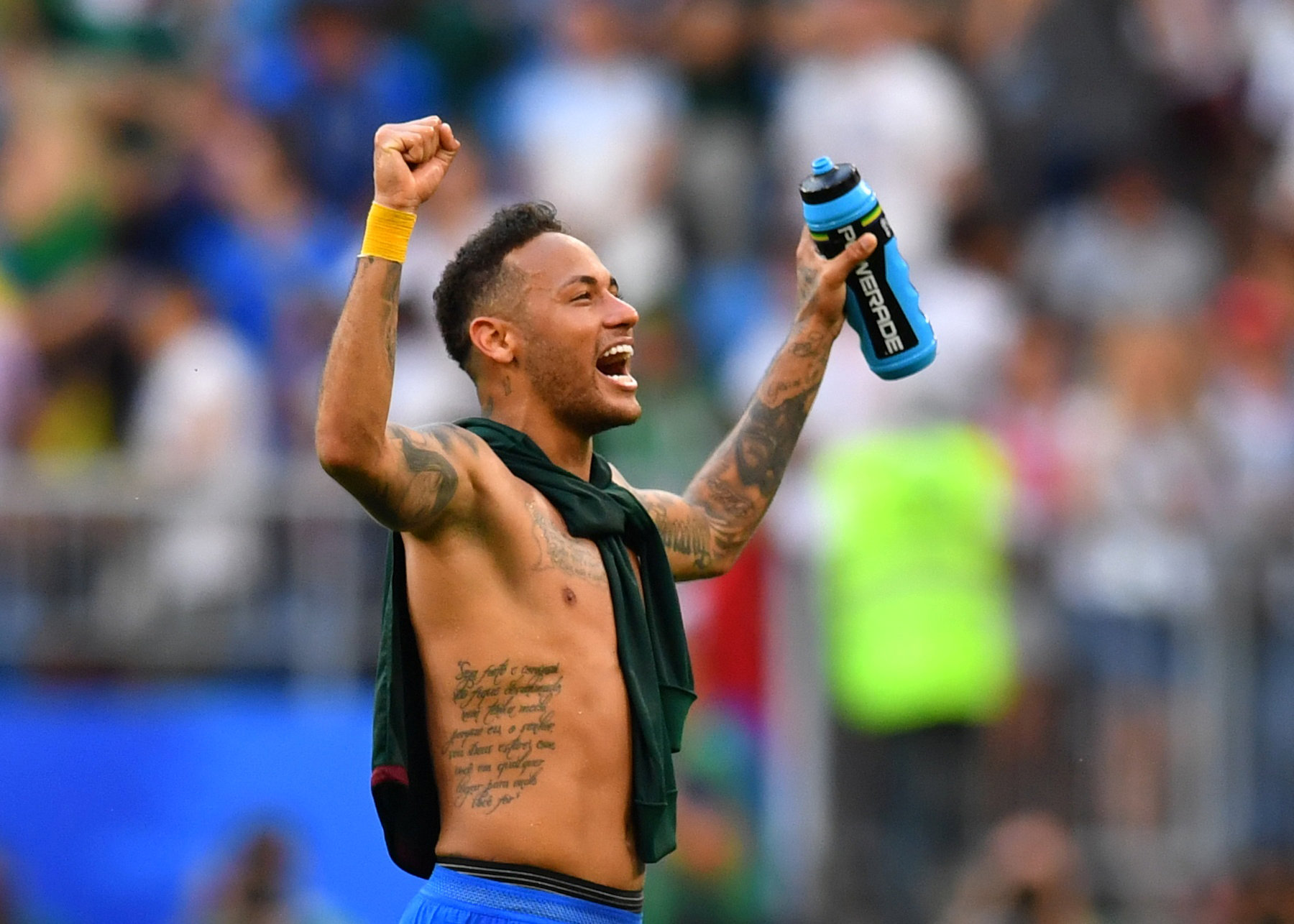 2018-07-02T160012Z_1878616669_RC113D21E0E0_RTRMADP_3_SOCCER-WORLDCUP-BRA-MEX