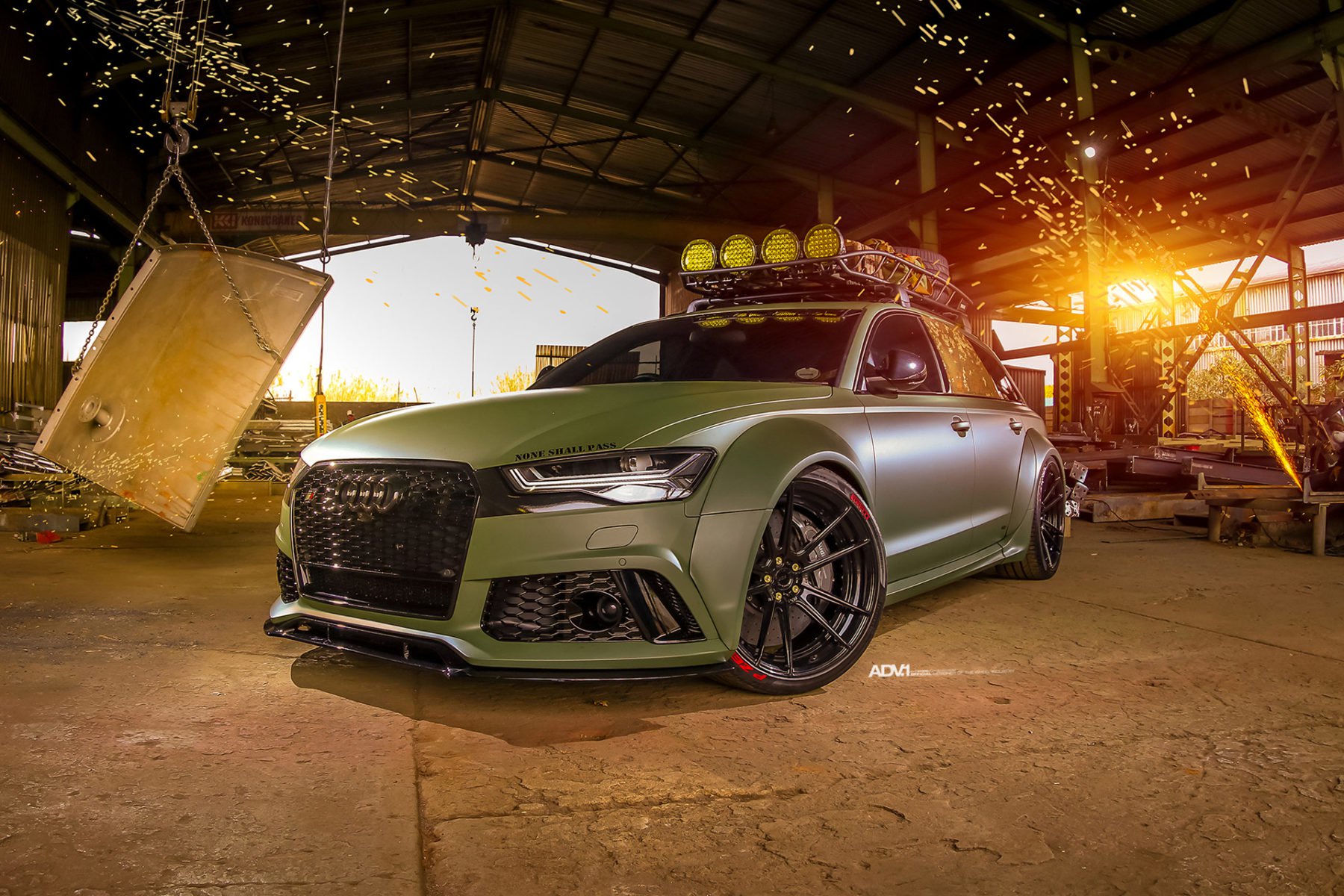 bf5a6557-audi-rs6-green-1