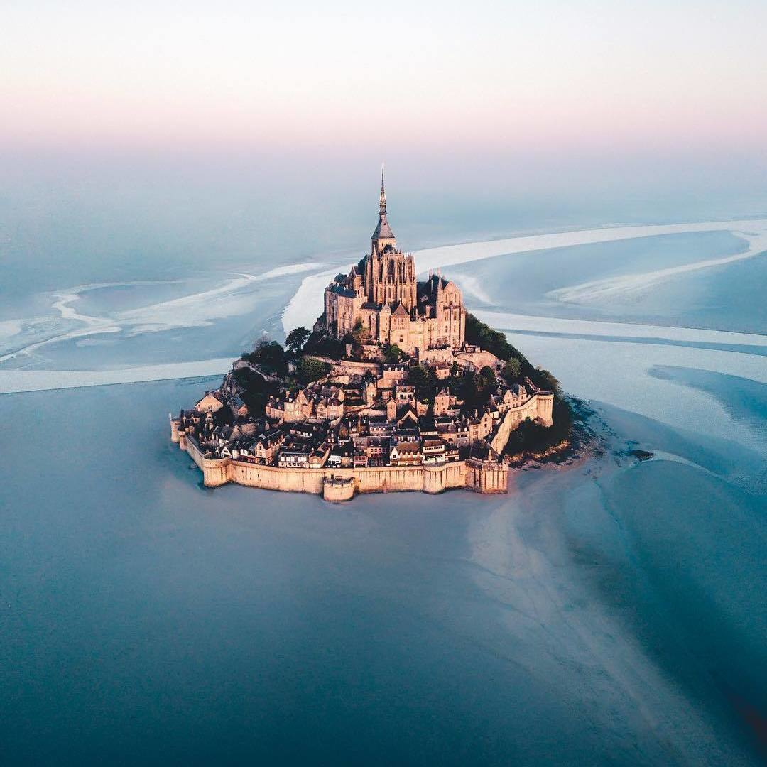 35617680_402766490235379_1886400574715330560_n