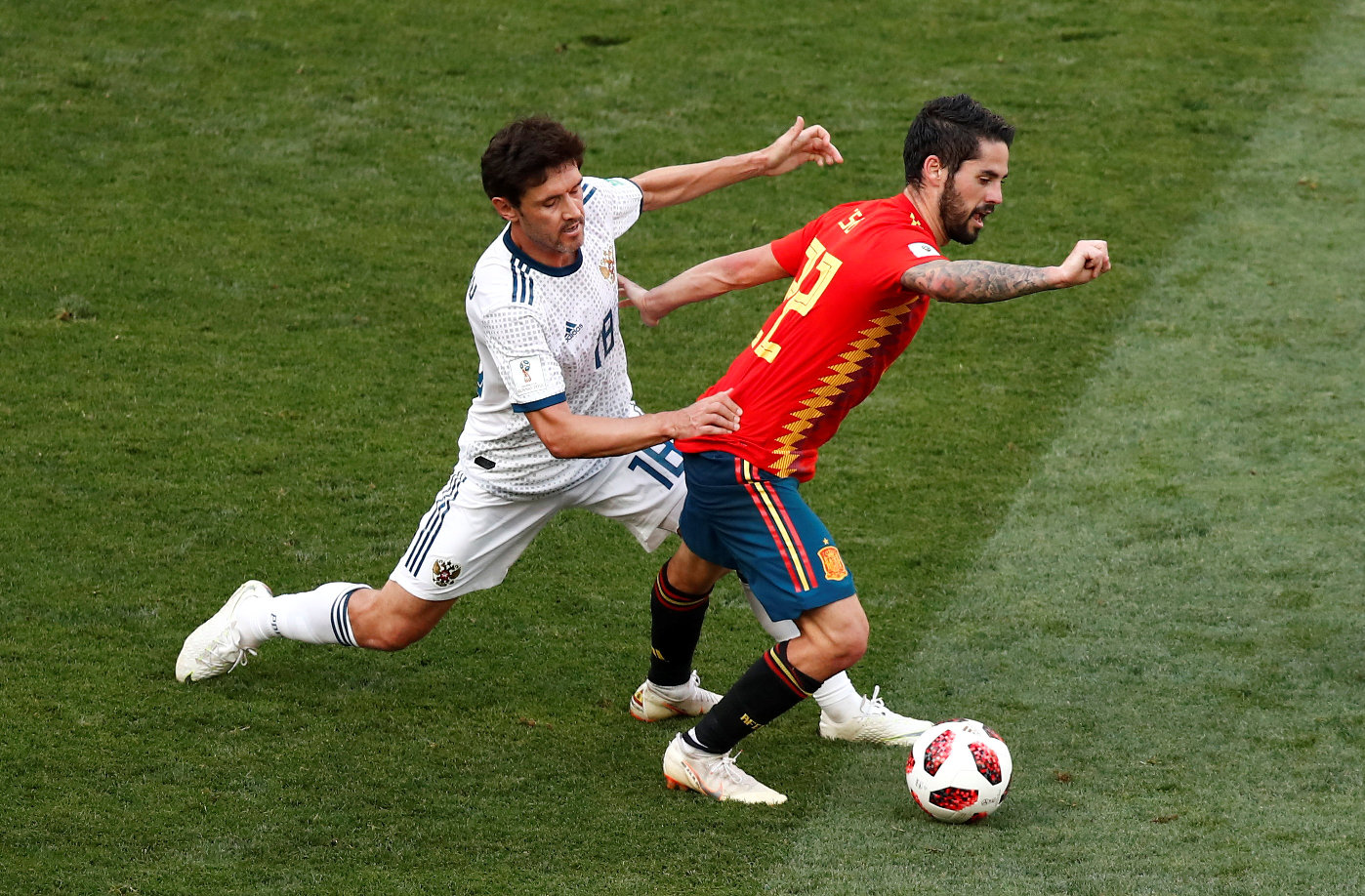 2018-07-01T143957Z_942512503_RC1CCF545D60_RTRMADP_3_SOCCER-WORLDCUP-ESP-RUS