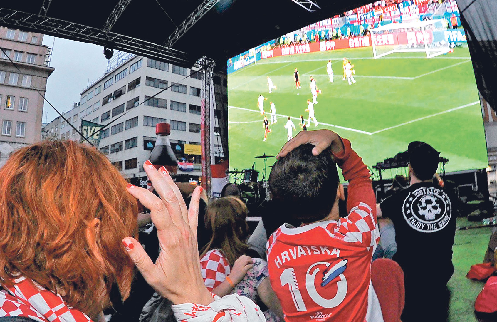 197983-253048-navijaci_jelacic47-110718_1